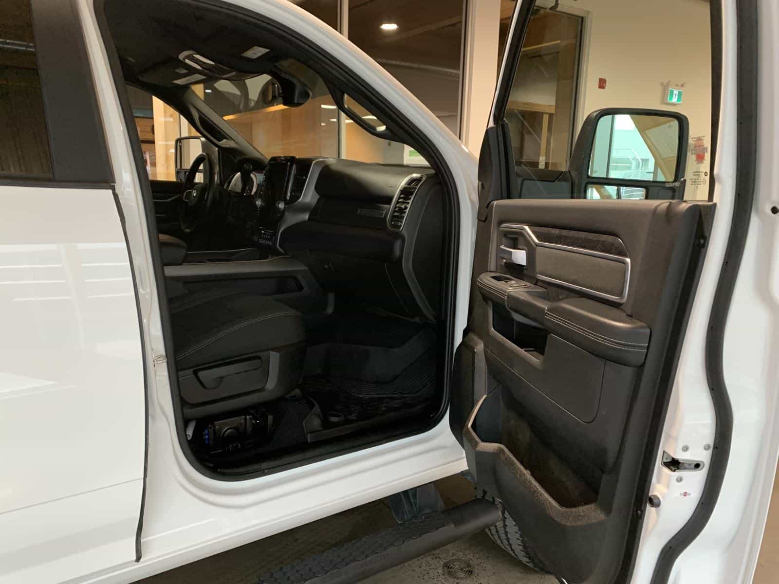 2024 RAM 2500 Big Horn Big Horn - Image 10