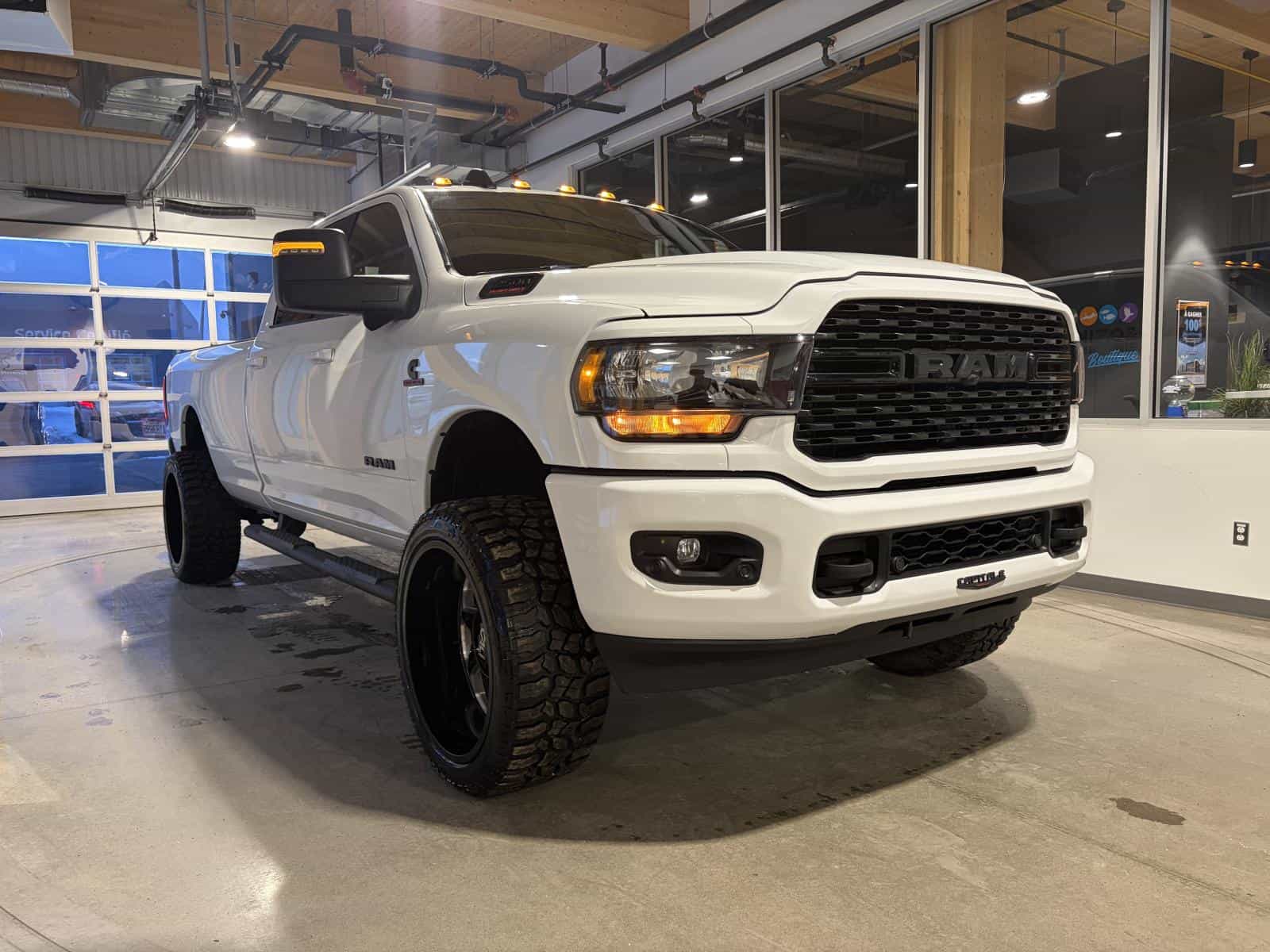 Image 4 RAM 2500 Big Horn 2024