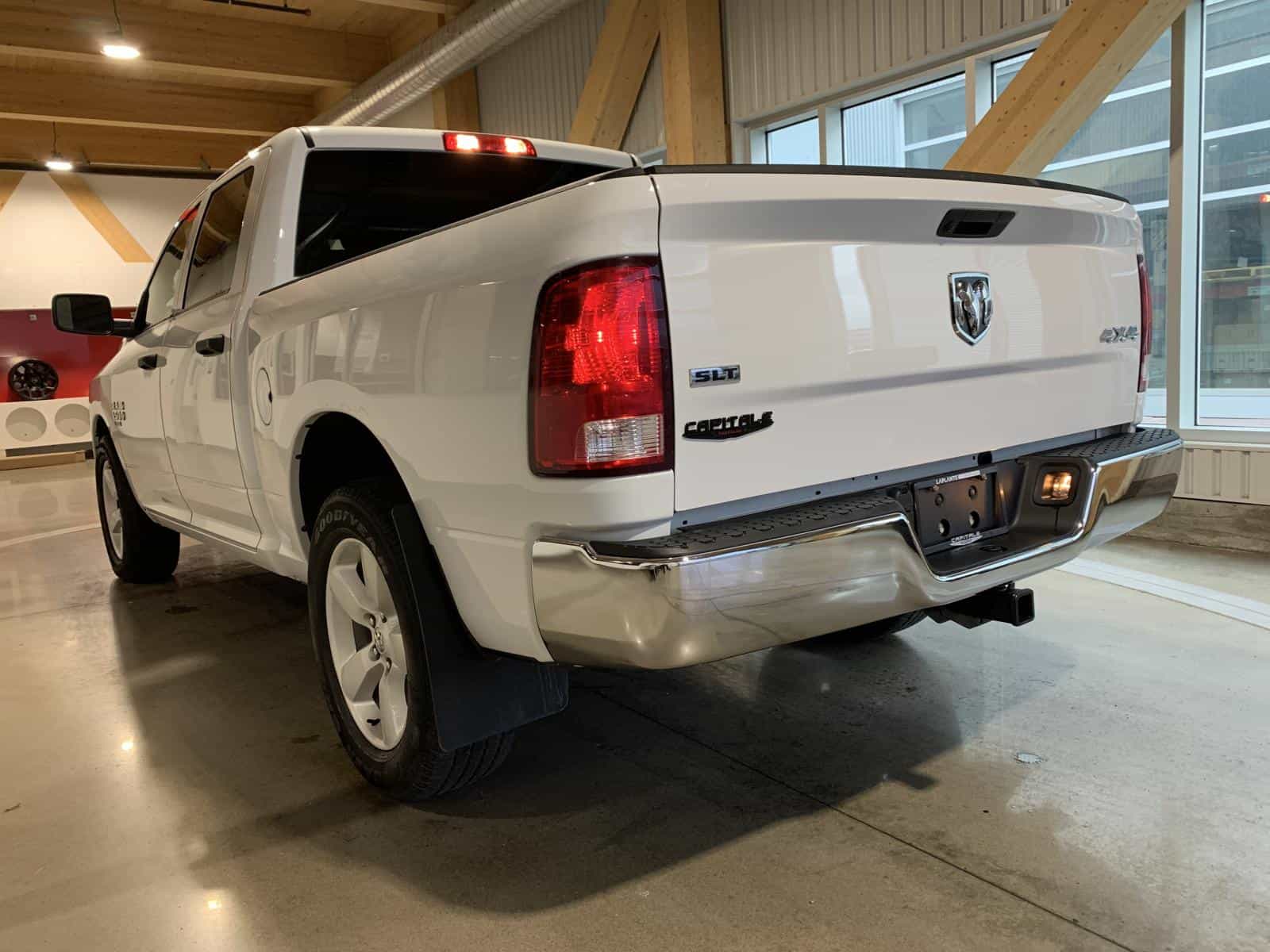 2023 RAM 1500 CLASSIC SLT SLT - Image 2