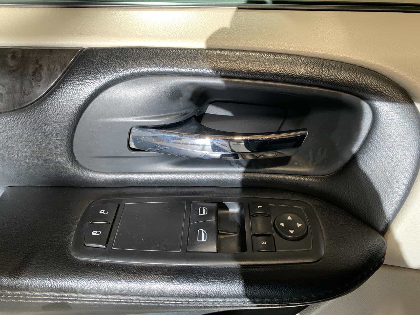 2016 Dodge GRAND CARAVAN SE Canada Value Package - Image 16