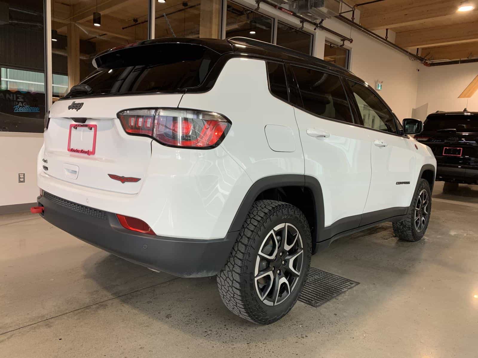 2024 Jeep Compass Trailhawk Trailhawk - Image 3