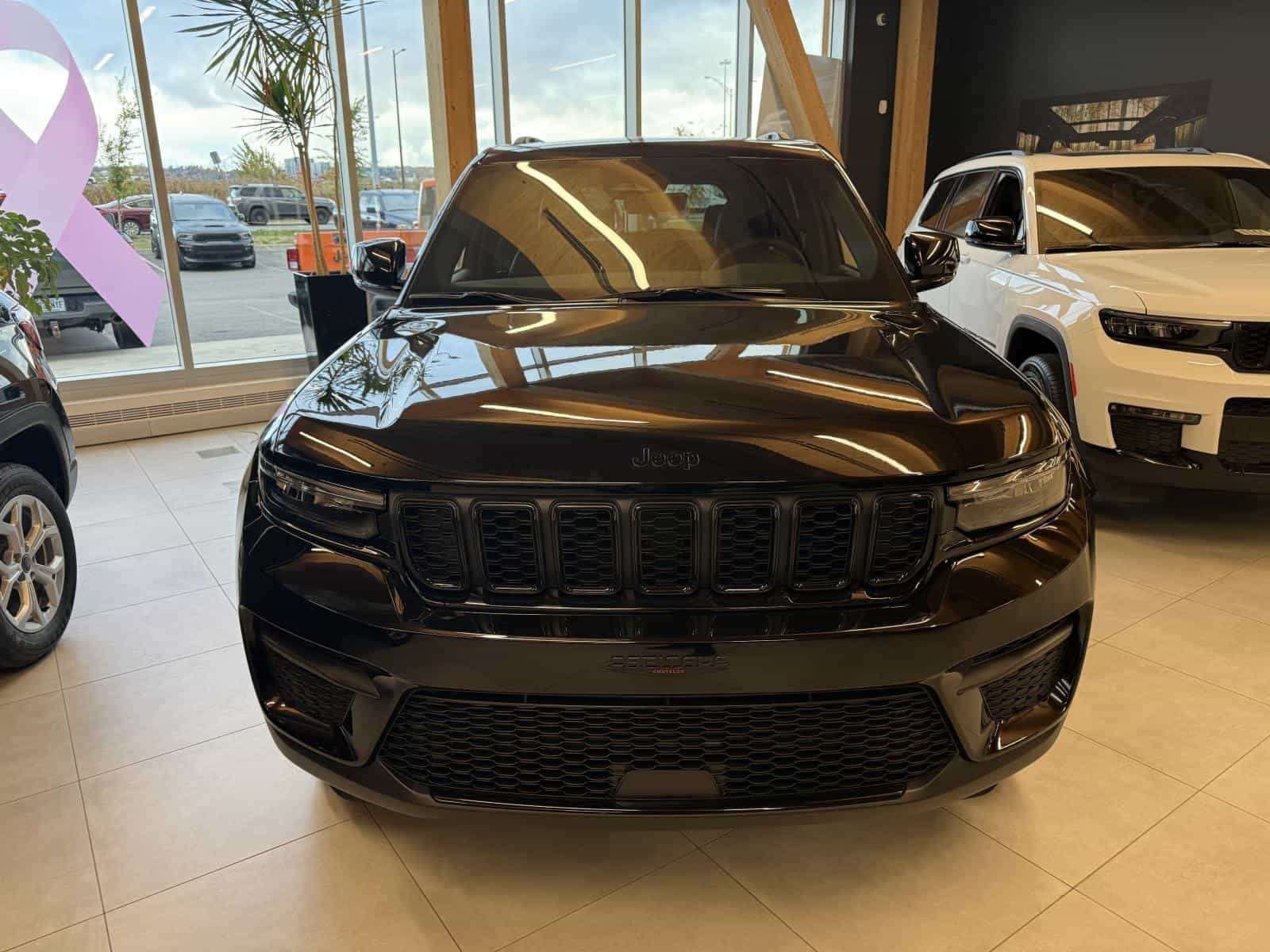 2025 Jeep Grand Cherokee Altitude - Image 2