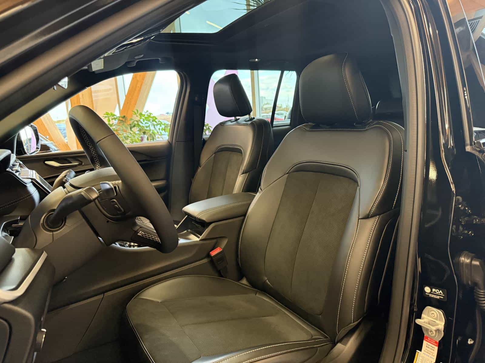 2025 Jeep Grand Cherokee Altitude - Image 6