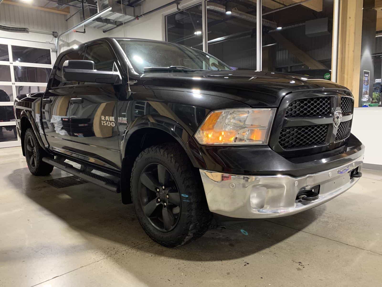 2016 RAM 1500 SLT Outdoorsman - Image 4