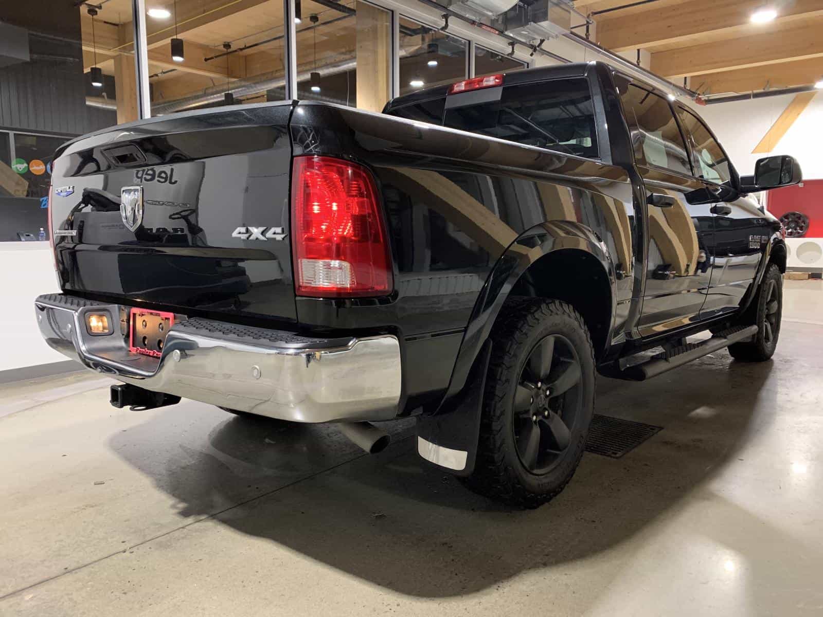 2016 RAM 1500 SLT Outdoorsman - Image 3