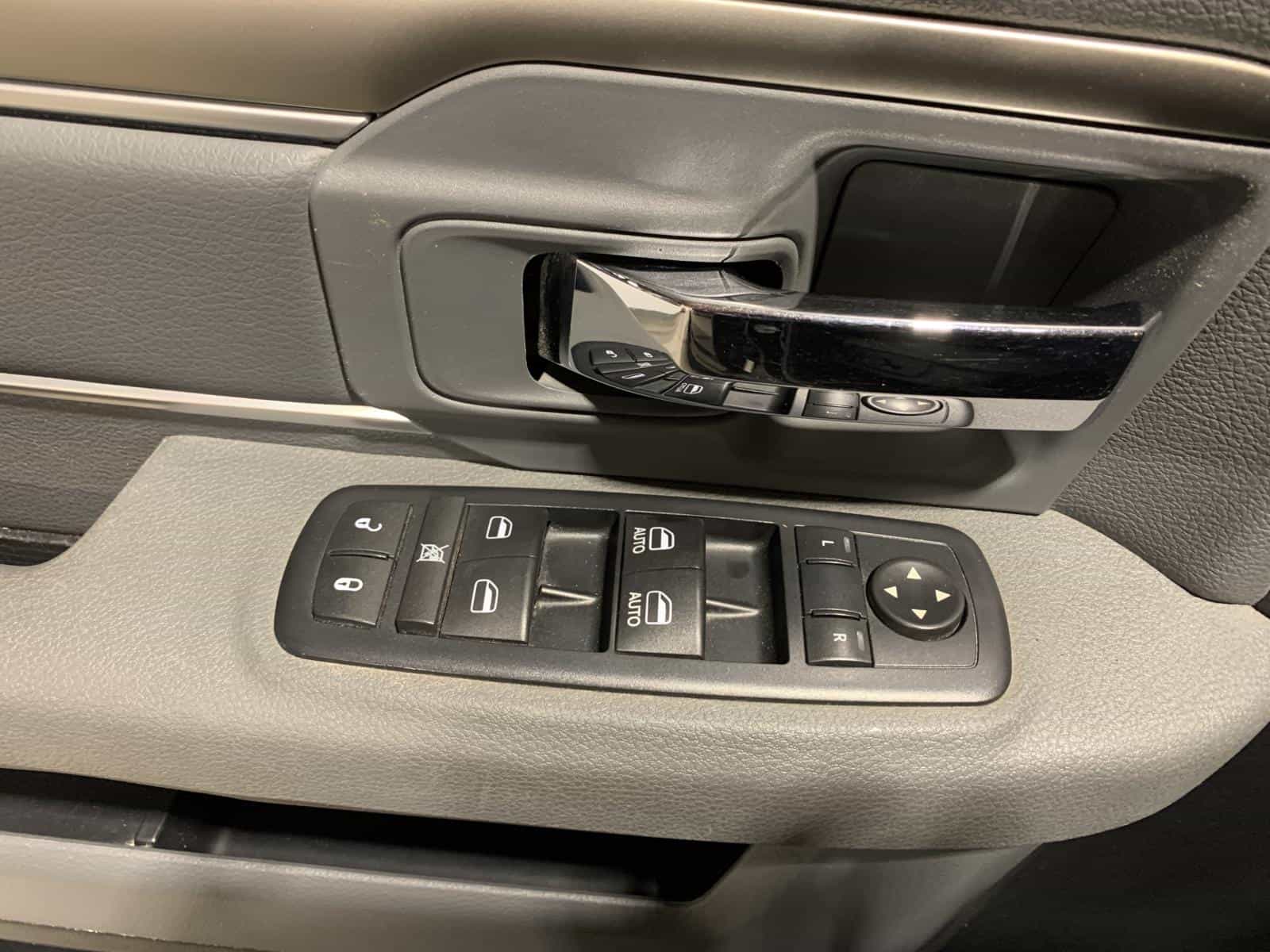 2016 RAM 1500 SLT Outdoorsman - Image 23