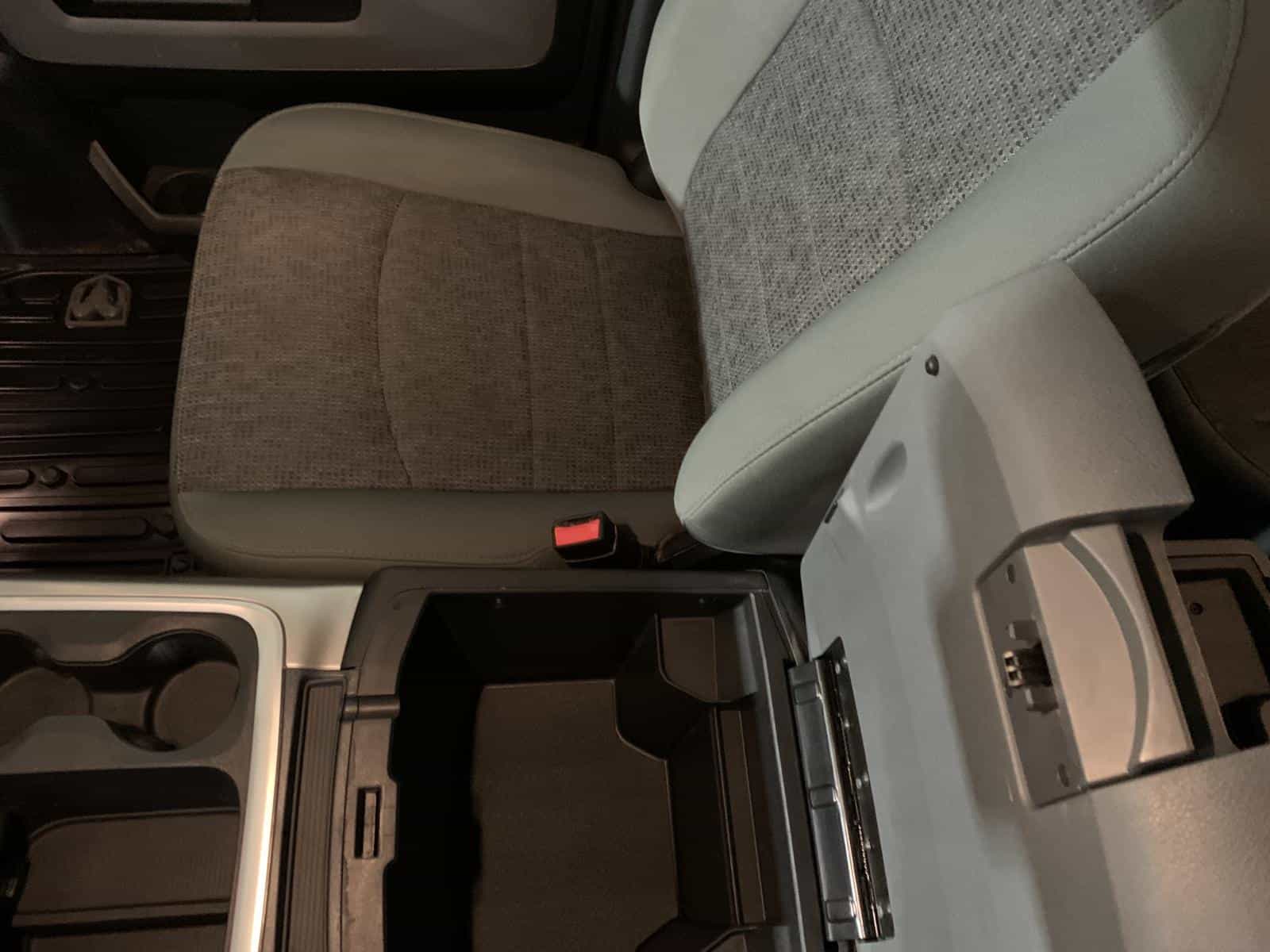 2016 RAM 1500 SLT Outdoorsman - Image 29