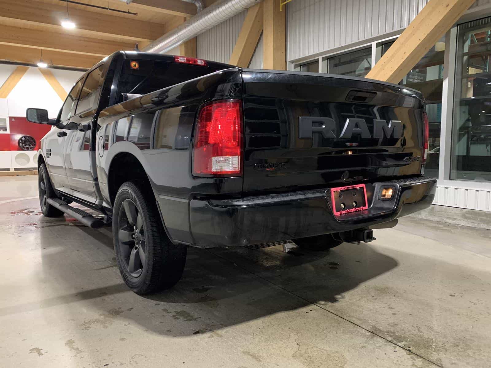 2021 RAM 1500 CLASSIC TRADESMAN Tradesman - Image 2