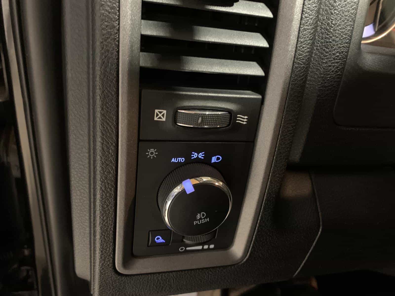 2021 RAM 1500 CLASSIC TRADESMAN Tradesman - Image 17