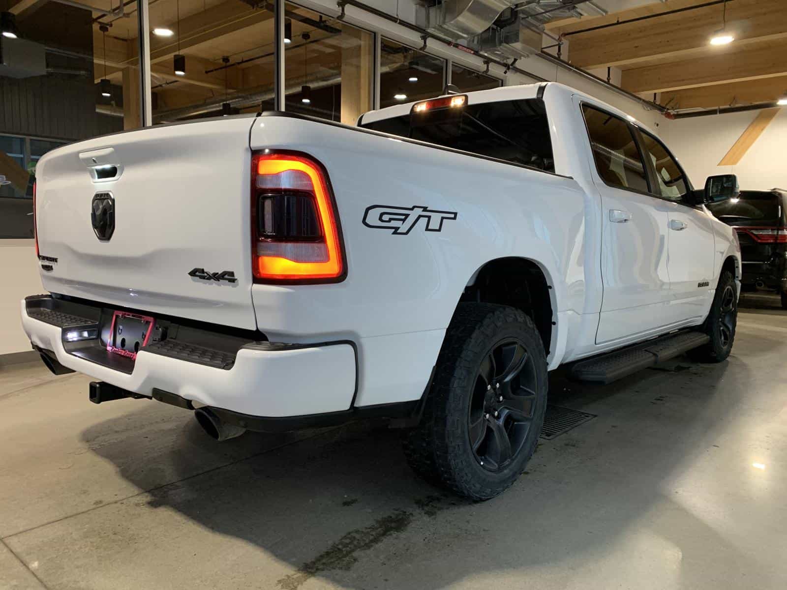 2023 RAM 1500 Sport Sport - Image 4