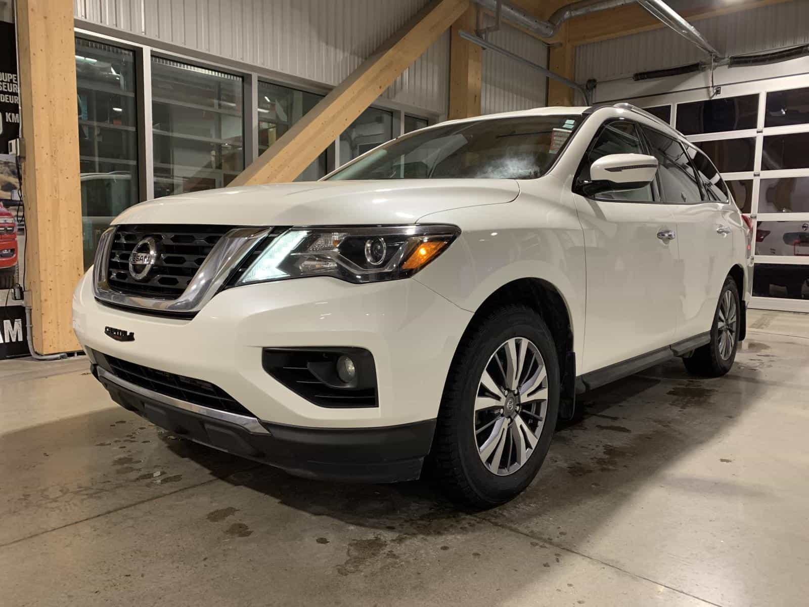 2020 Nissan Pathfinder Sv SV Tech - Image 1