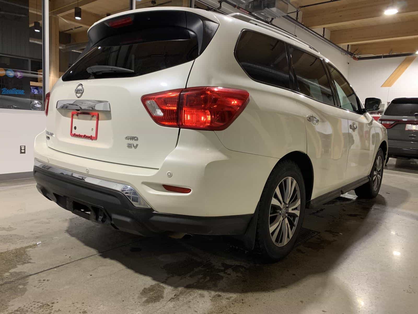 2020 Nissan Pathfinder Sv SV Tech - Image 3