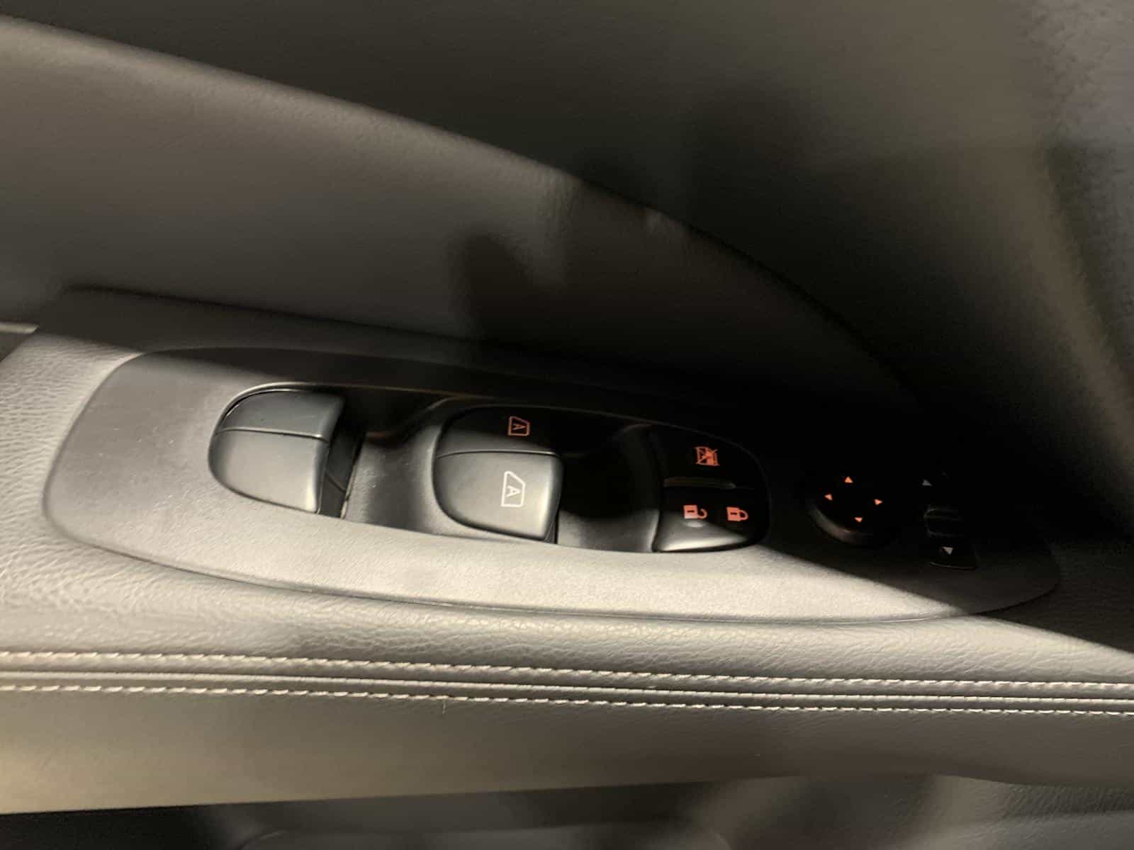 2020 Nissan Pathfinder Sv SV Tech - Image 19