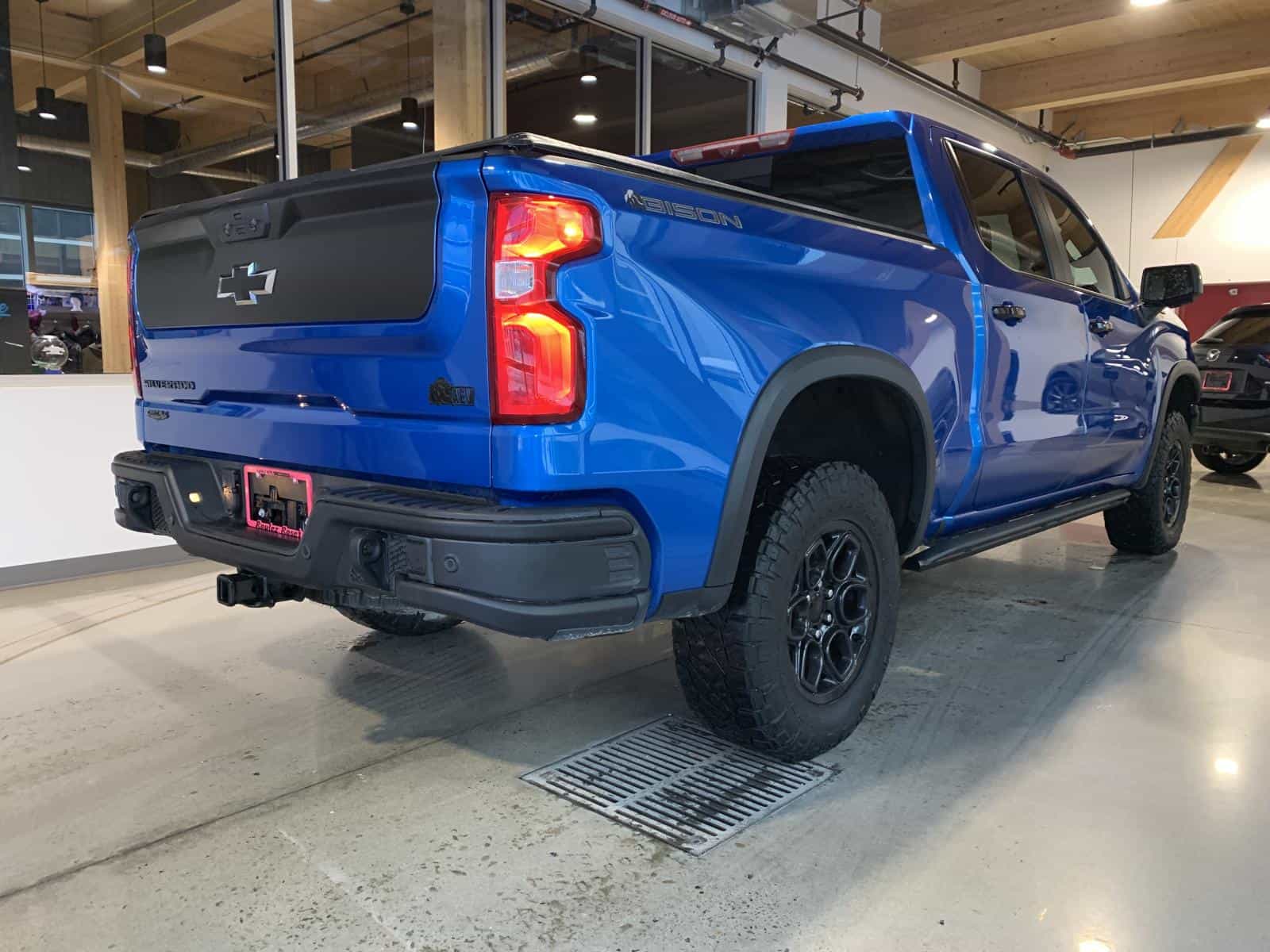 2023 Chevrolet Silverado 1500 ZR2 - Image 4