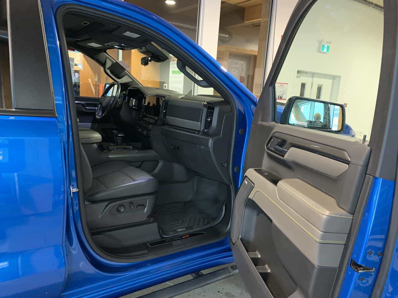 2023 Chevrolet Silverado 1500 ZR2 - Image 9