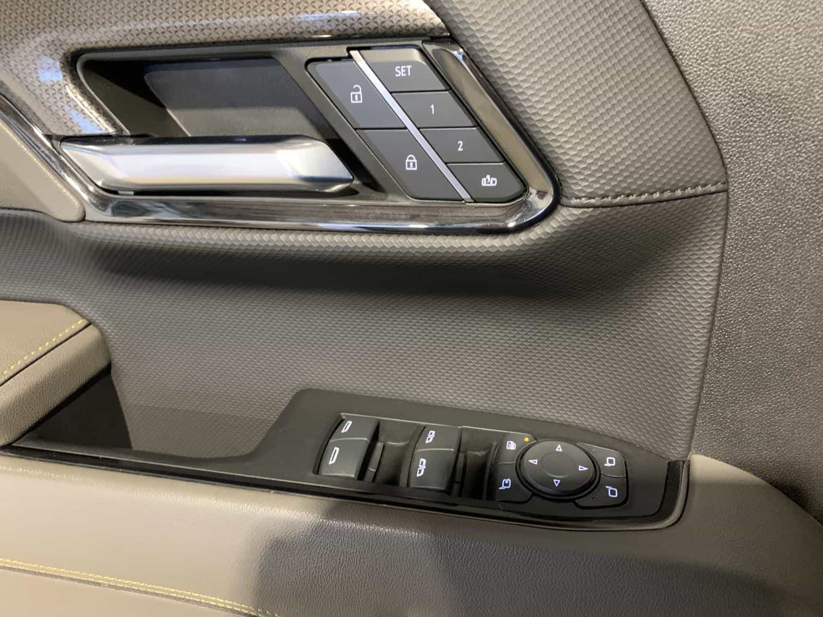 2023 Chevrolet Silverado 1500 ZR2 - Image 27