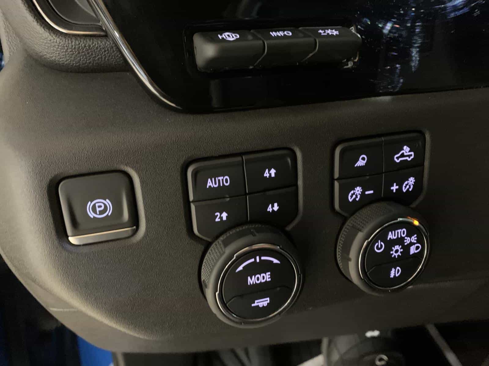 2023 Chevrolet Silverado 1500 ZR2 - Image 26