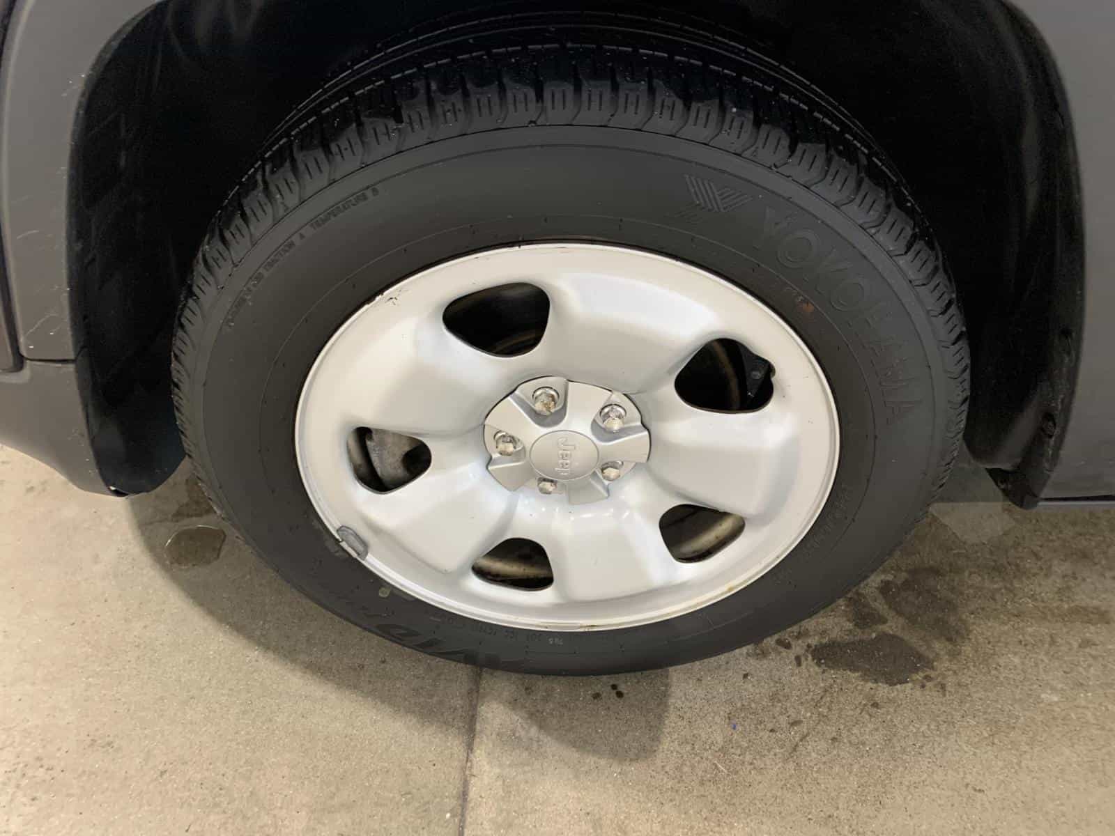 2016 Jeep Cherokee S Sport - Image 6