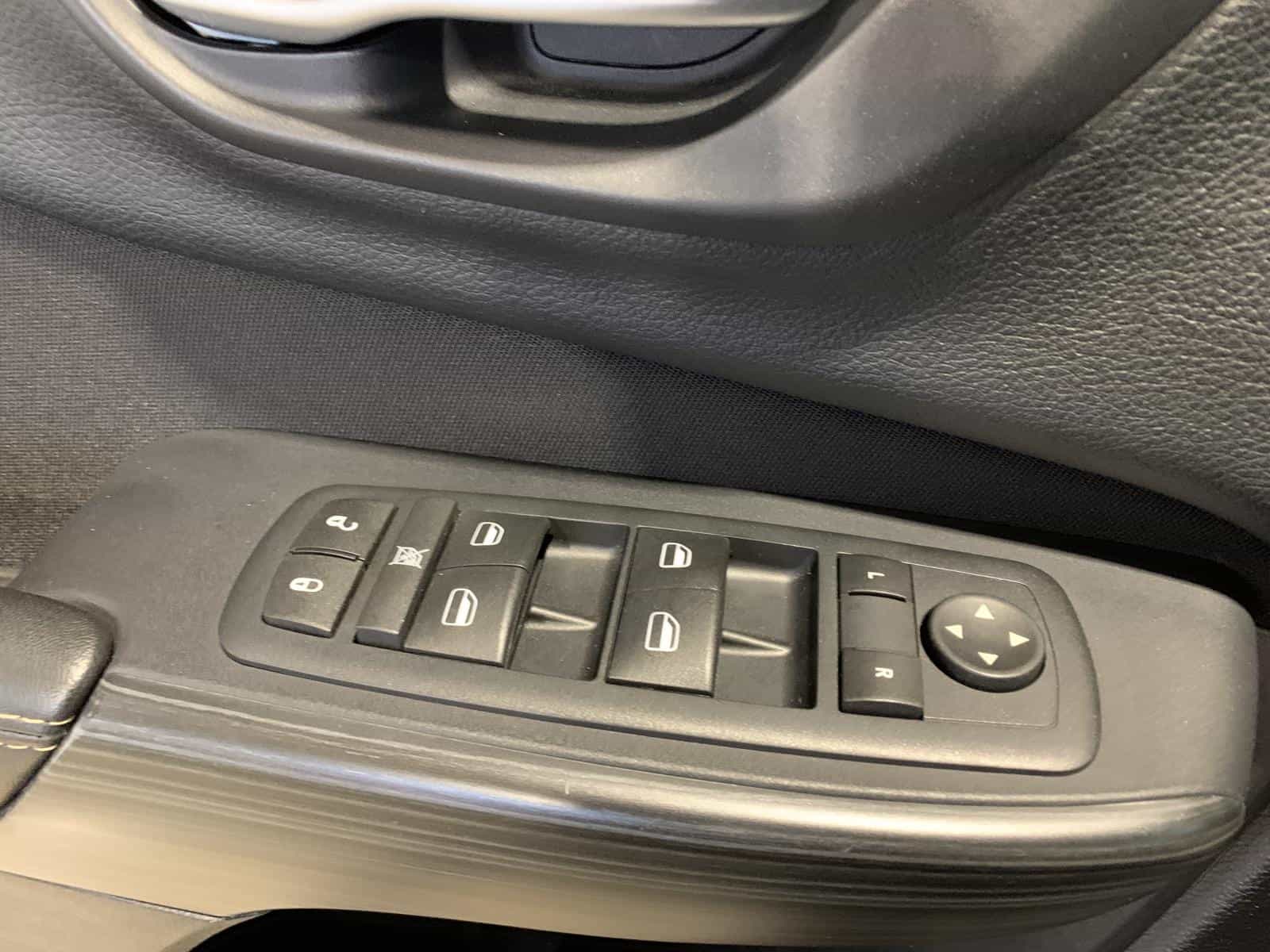 2016 Jeep Cherokee S Sport - Image 20