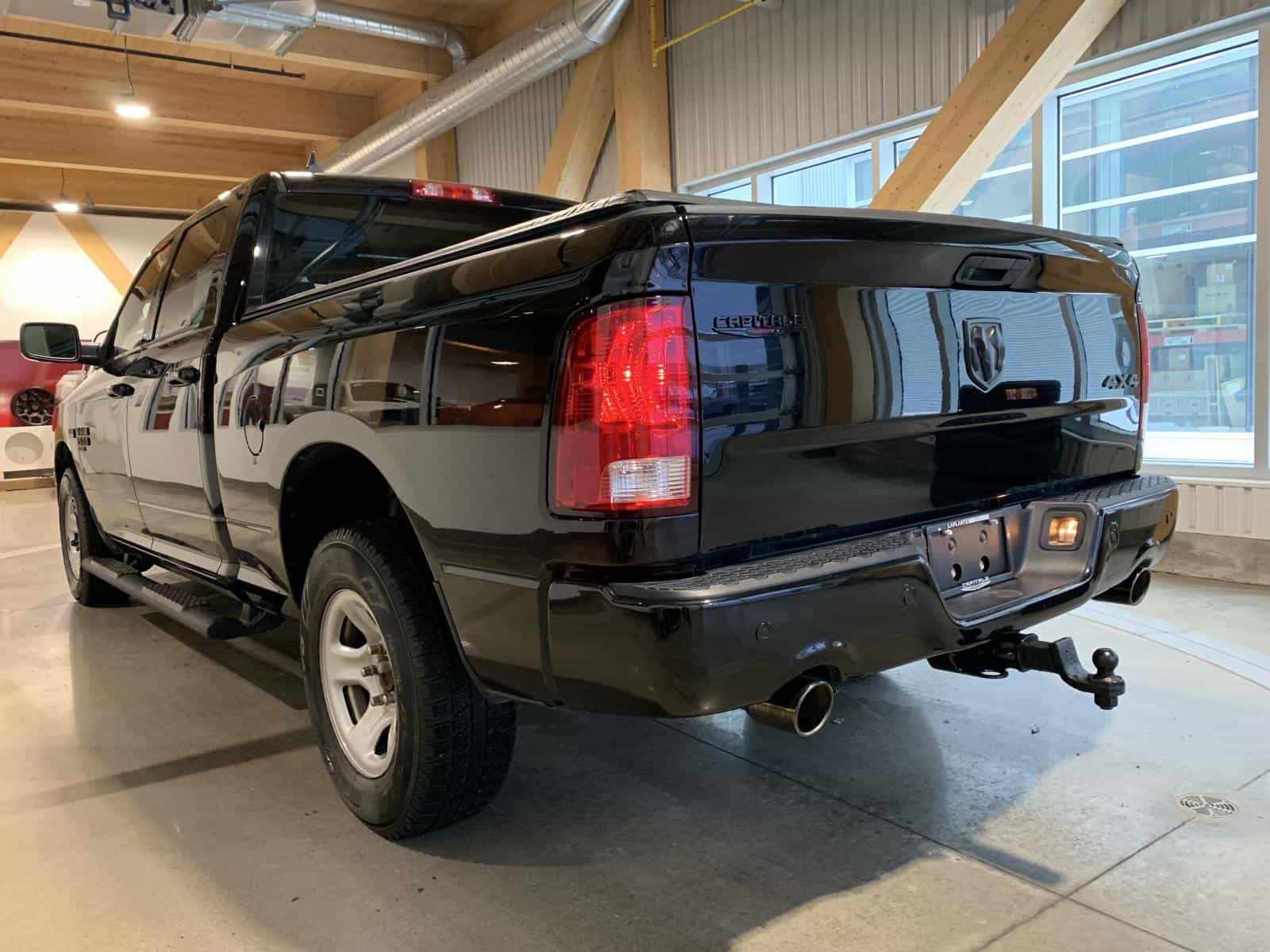 2022 RAM 1500 Classic SLT - Image 2