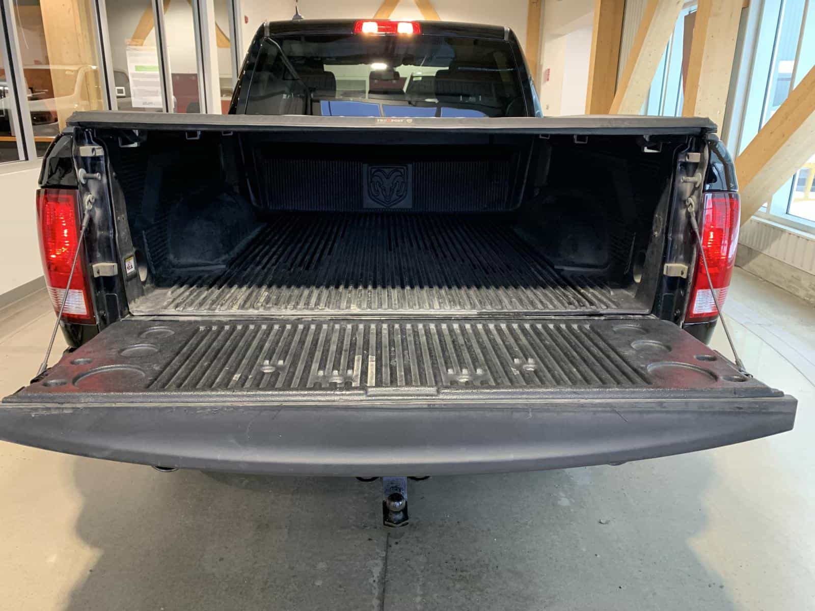 2022 RAM 1500 Classic SLT - Image 10