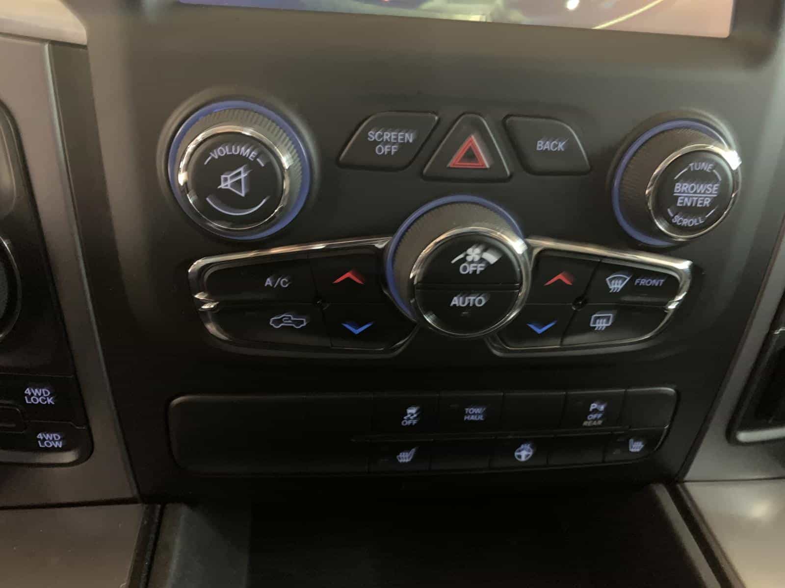 2022 RAM 1500 Classic SLT - Image 16