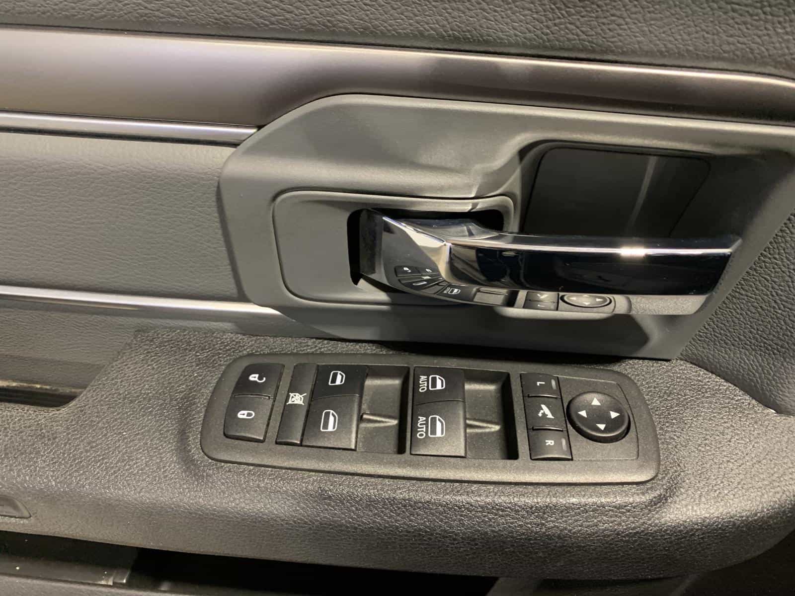 2022 RAM 1500 Classic SLT - Image 20