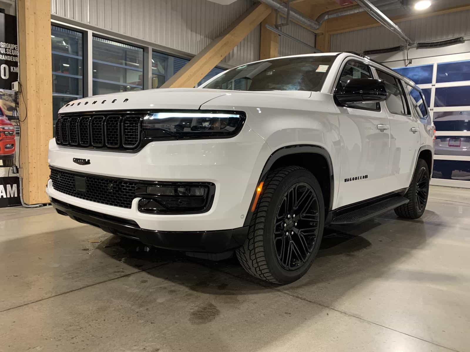 2024 Jeep Wagoneer Series Ii Series II Carbide - Image 1