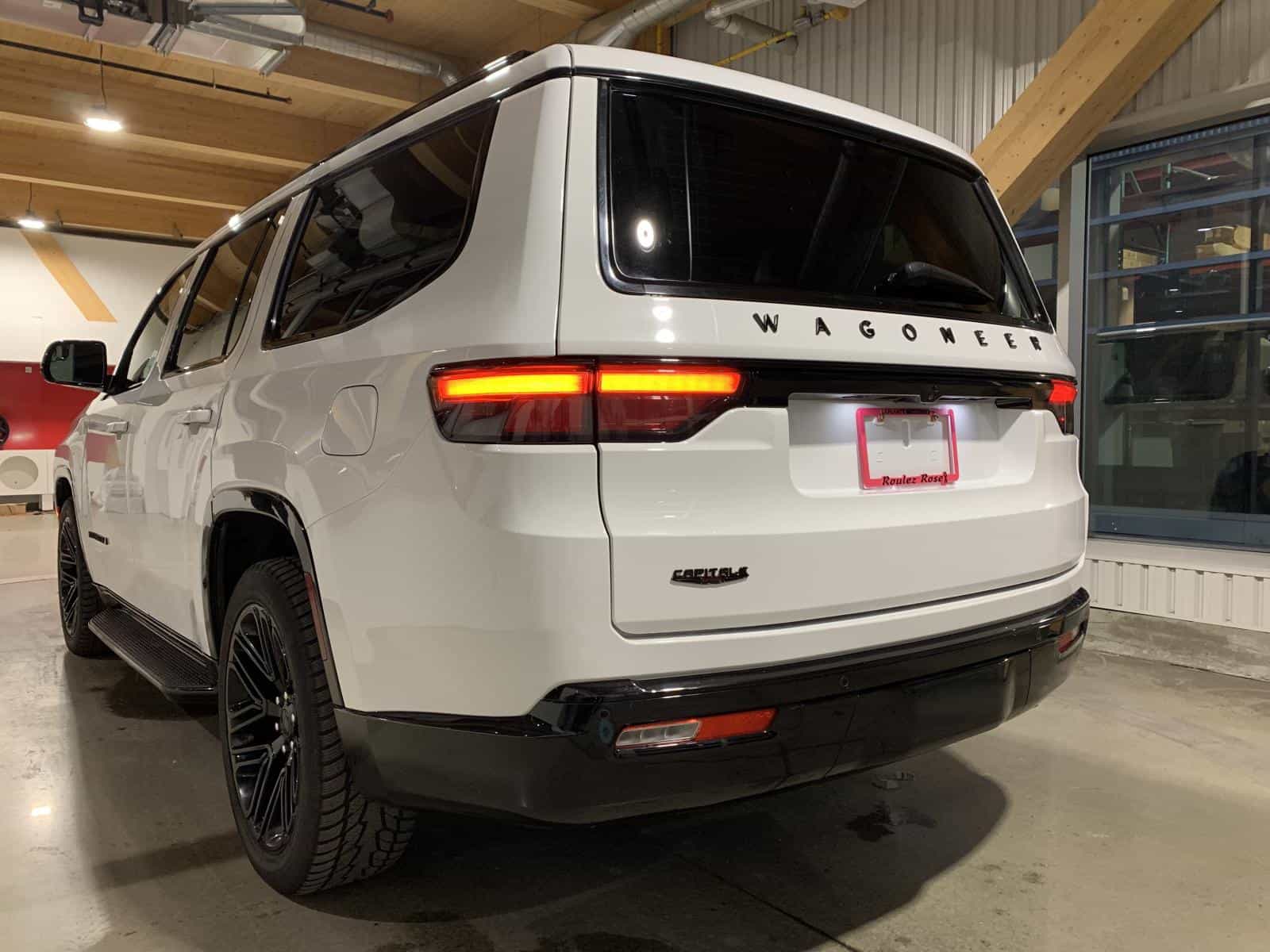 2024 Jeep Wagoneer Series Ii Series II Carbide - Image 3