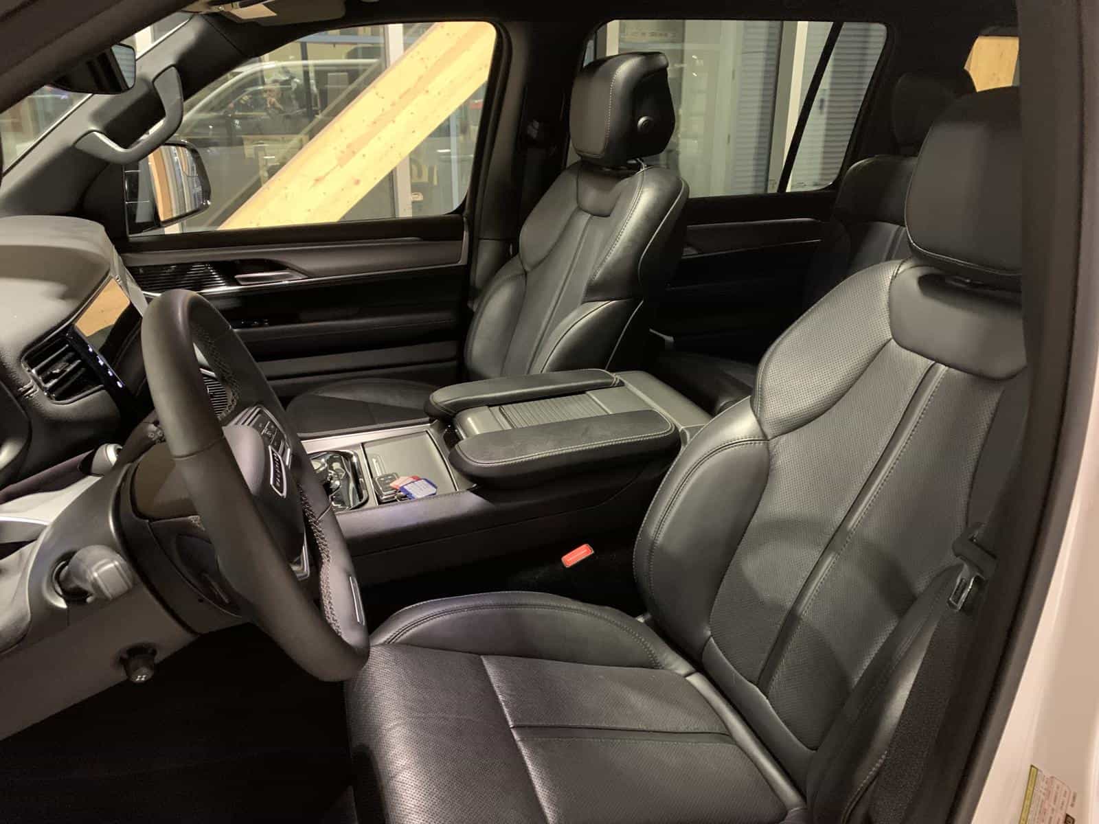 2024 Jeep Wagoneer Series Ii Series II Carbide - Image 16