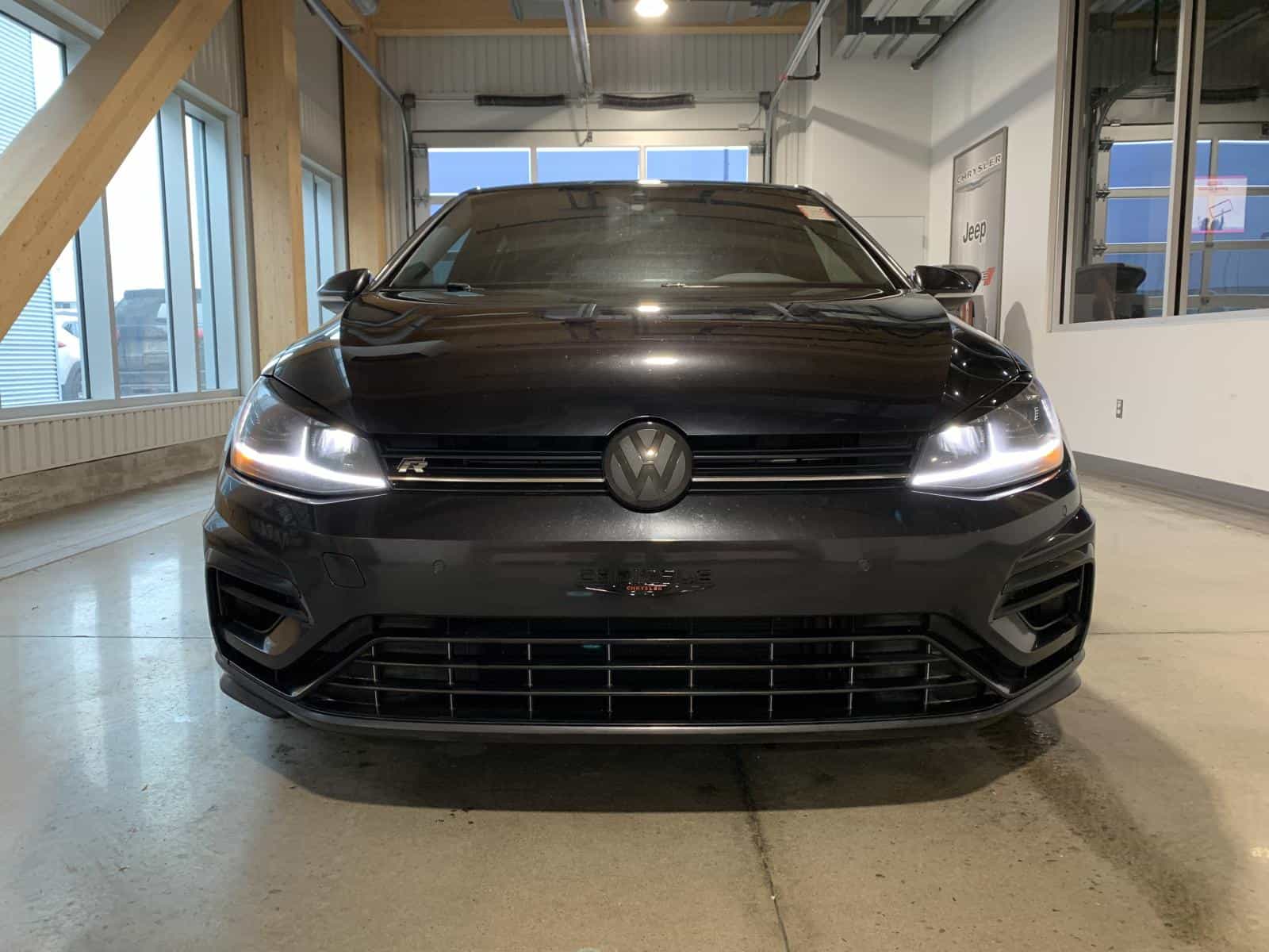 2018 Volkswagen R Base - Image 5