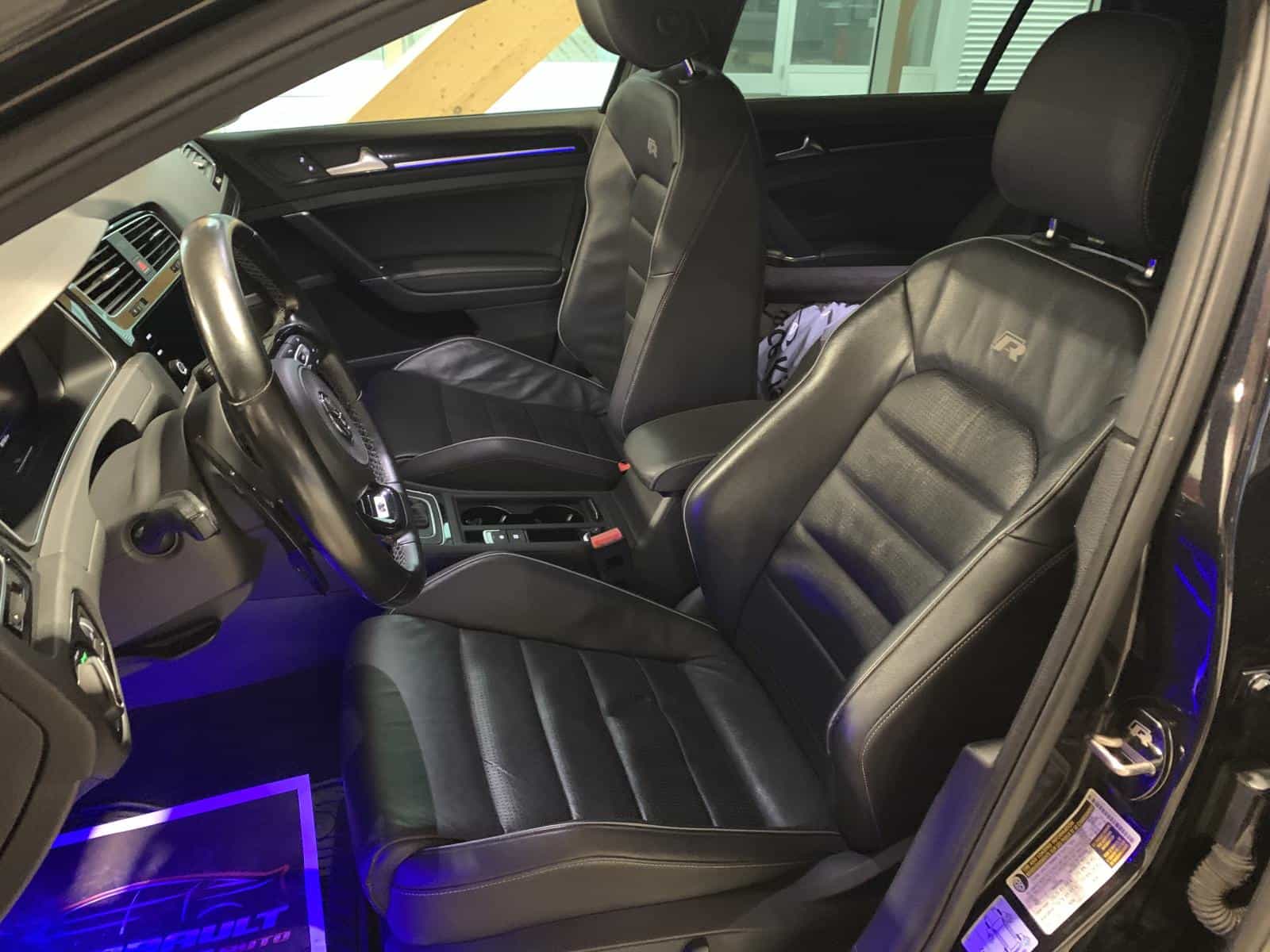 2018 Volkswagen R Base - Image 10