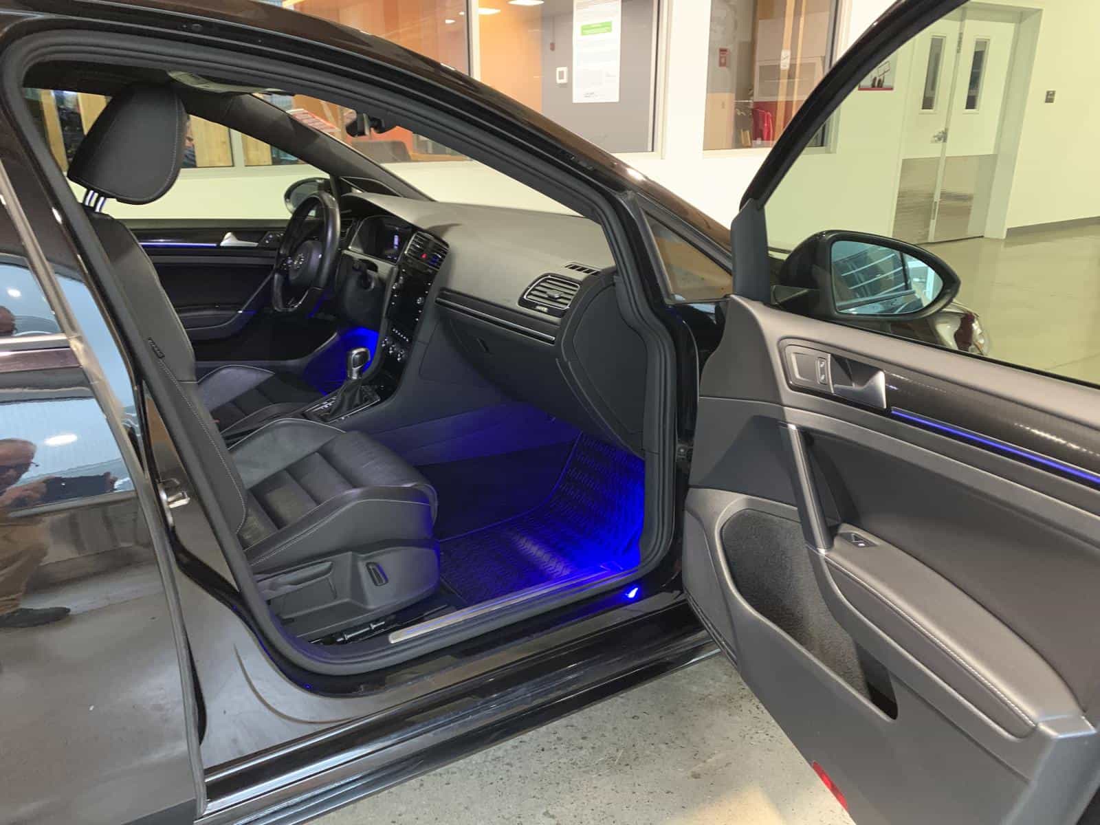 2018 Volkswagen R Base - Image 8