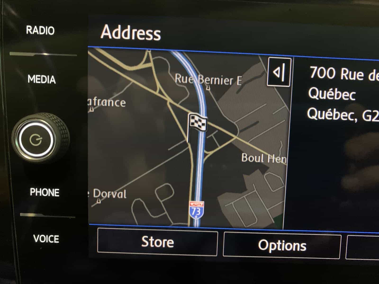 2018 Volkswagen R Base - Image 21