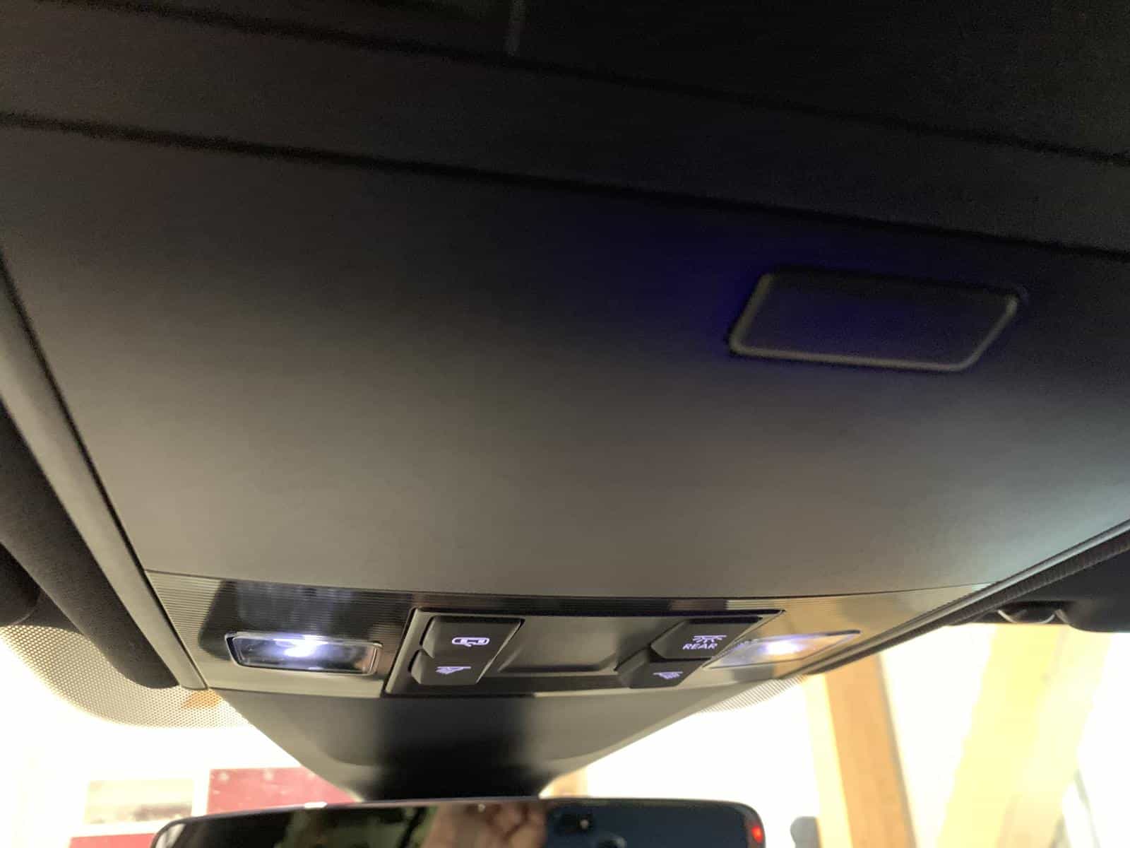 2018 Volkswagen R Base - Image 19