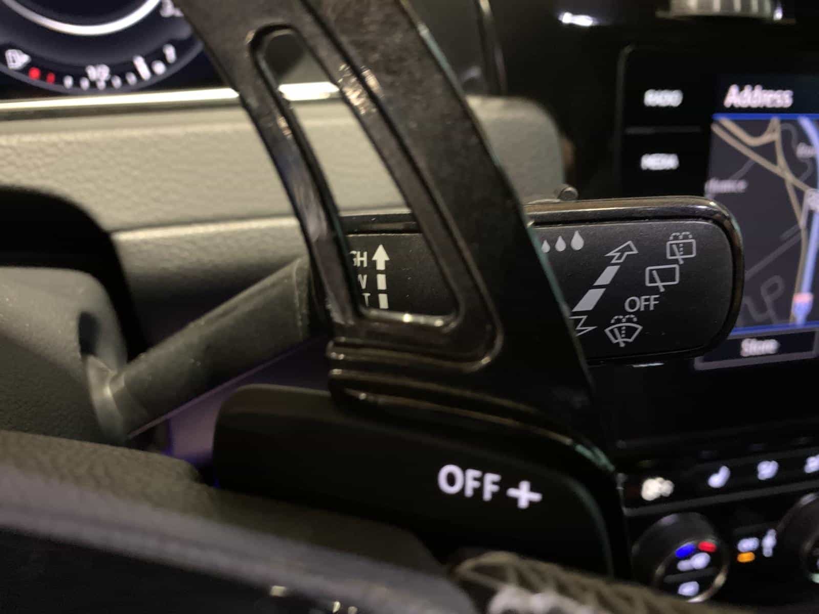 2018 Volkswagen R Base - Image 22