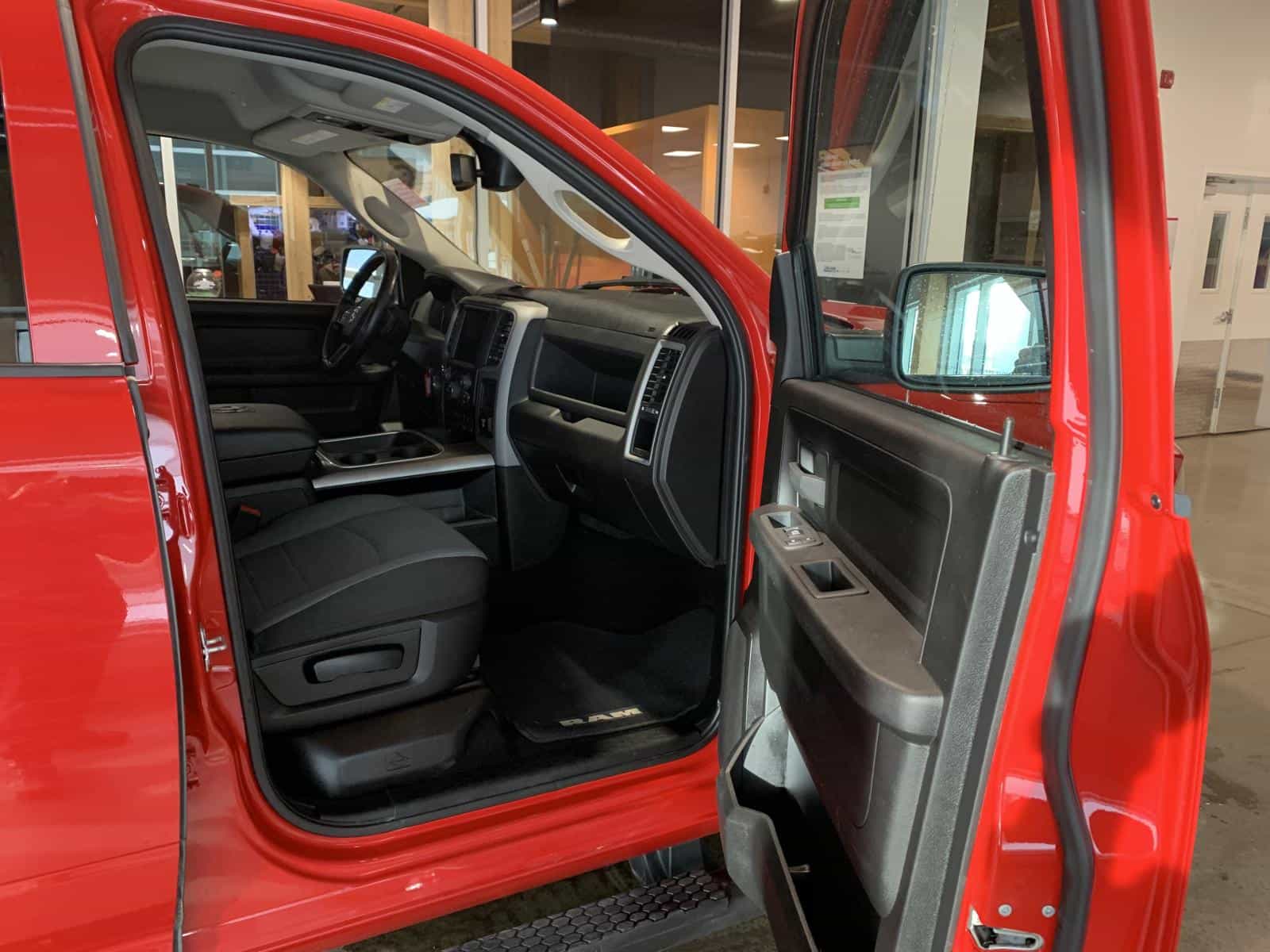 2023 RAM 1500 Express - Image 9