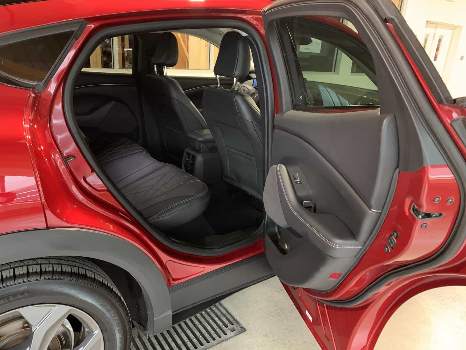 2021 Ford Mustang MACH-E Select - Image 10