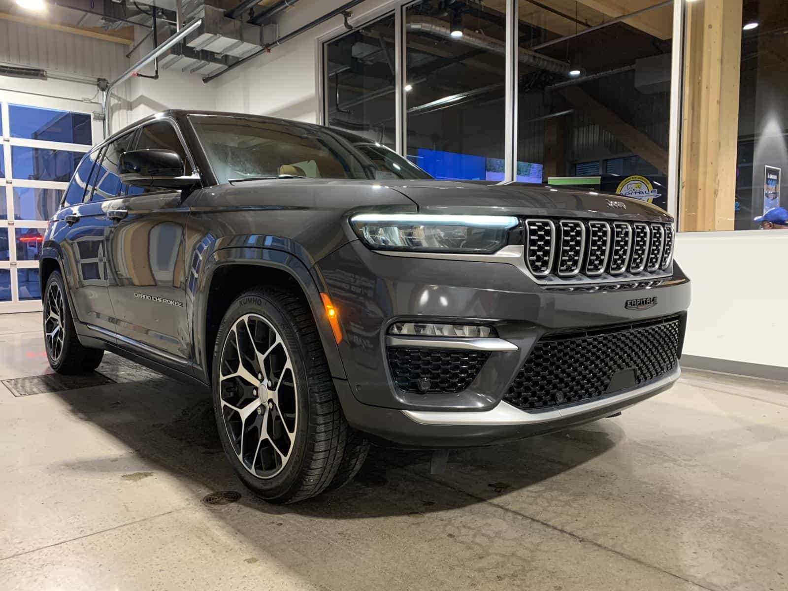 2022 Jeep Grand Cherokee Summit Reserve Summit - Image 4