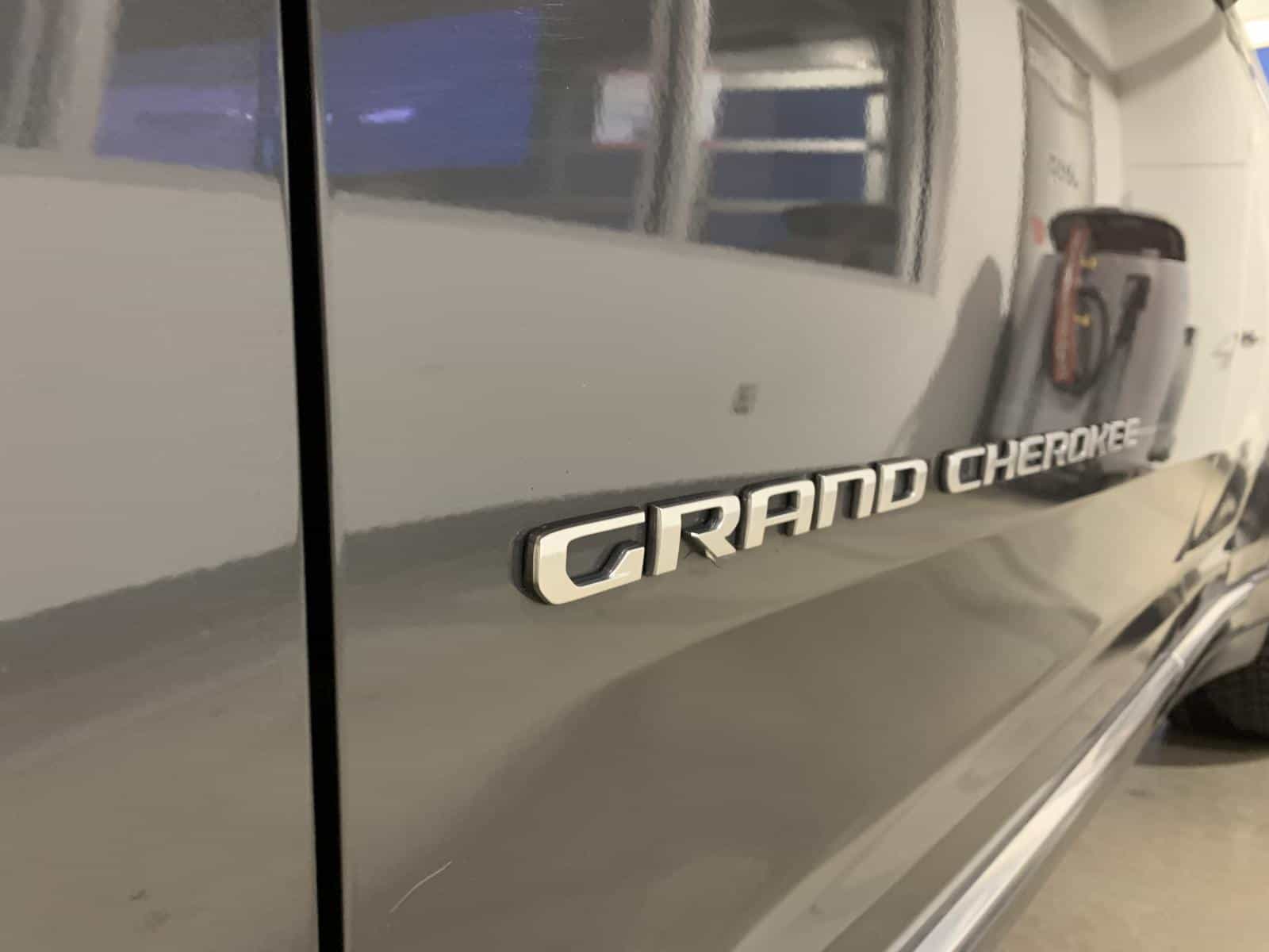 2022 Jeep Grand Cherokee Summit Reserve Summit - Image 7