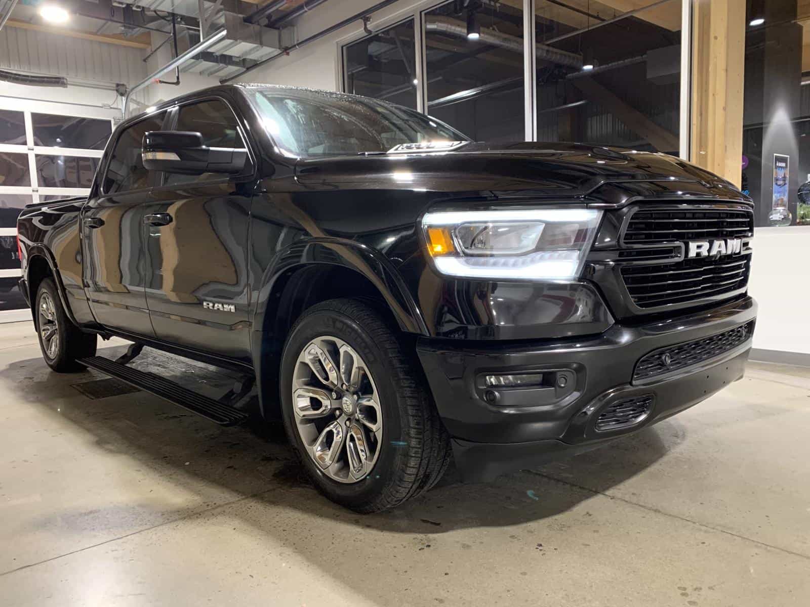 2019 RAM 1500 Laramie - Image 5