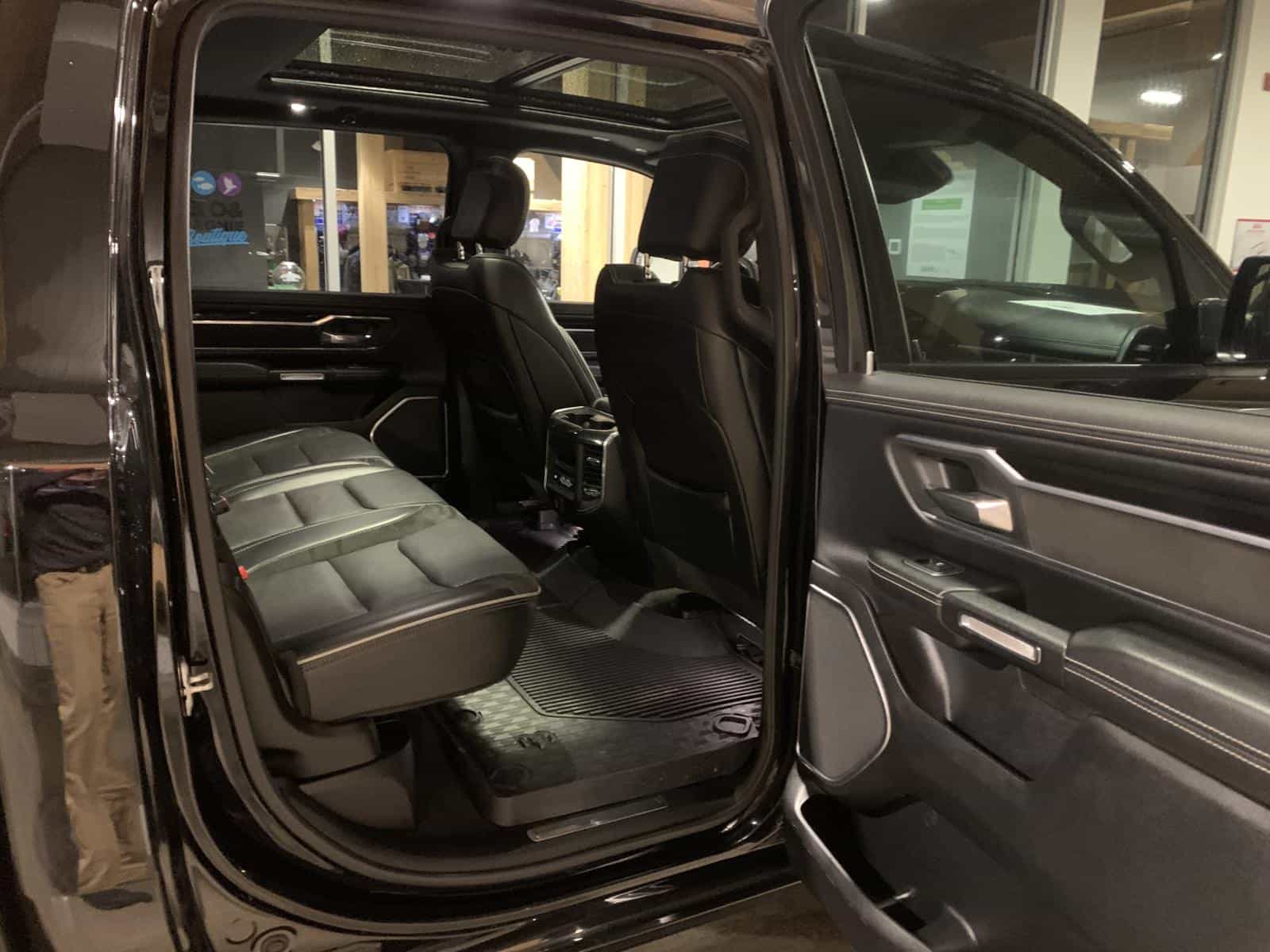 2019 RAM 1500 Laramie - Image 8