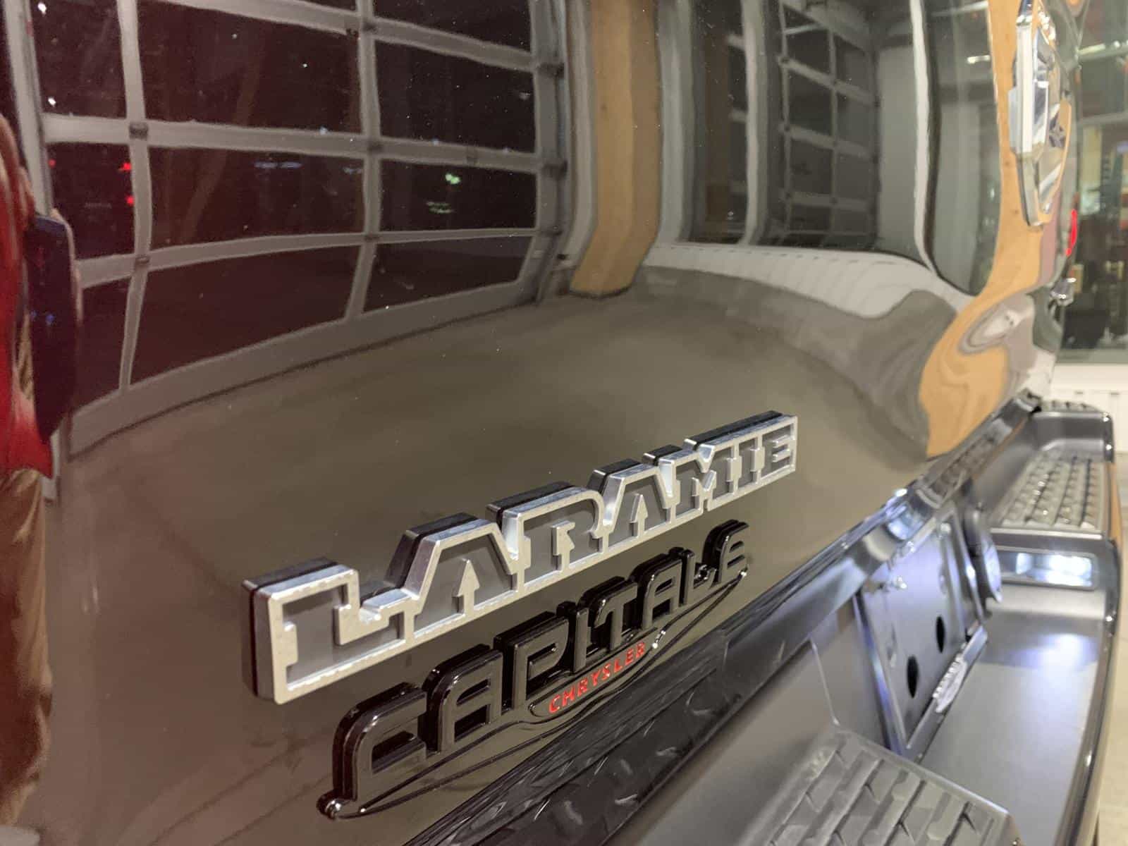 2019 RAM 1500 Laramie - Image 9