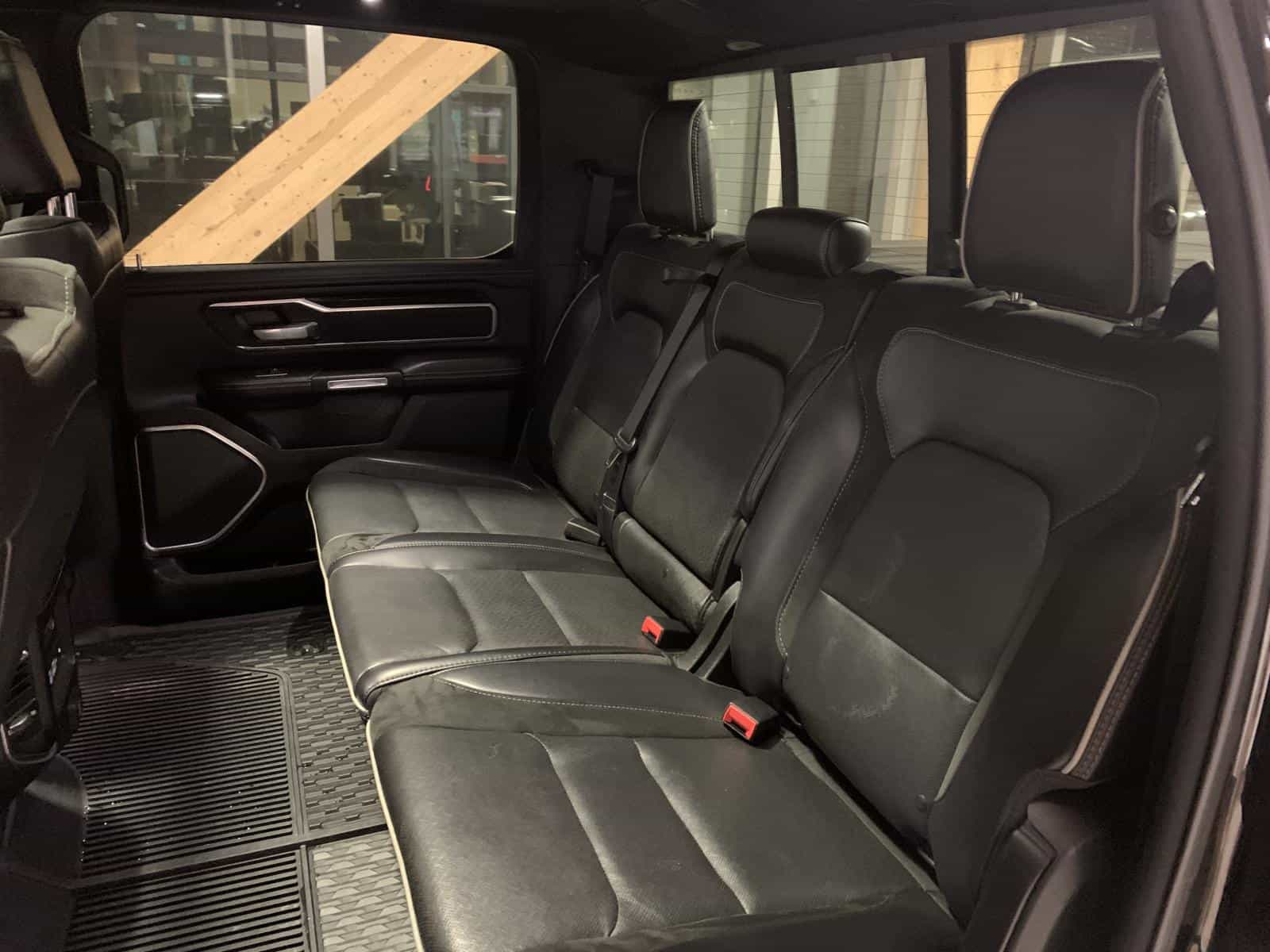 2019 RAM 1500 Laramie - Image 11