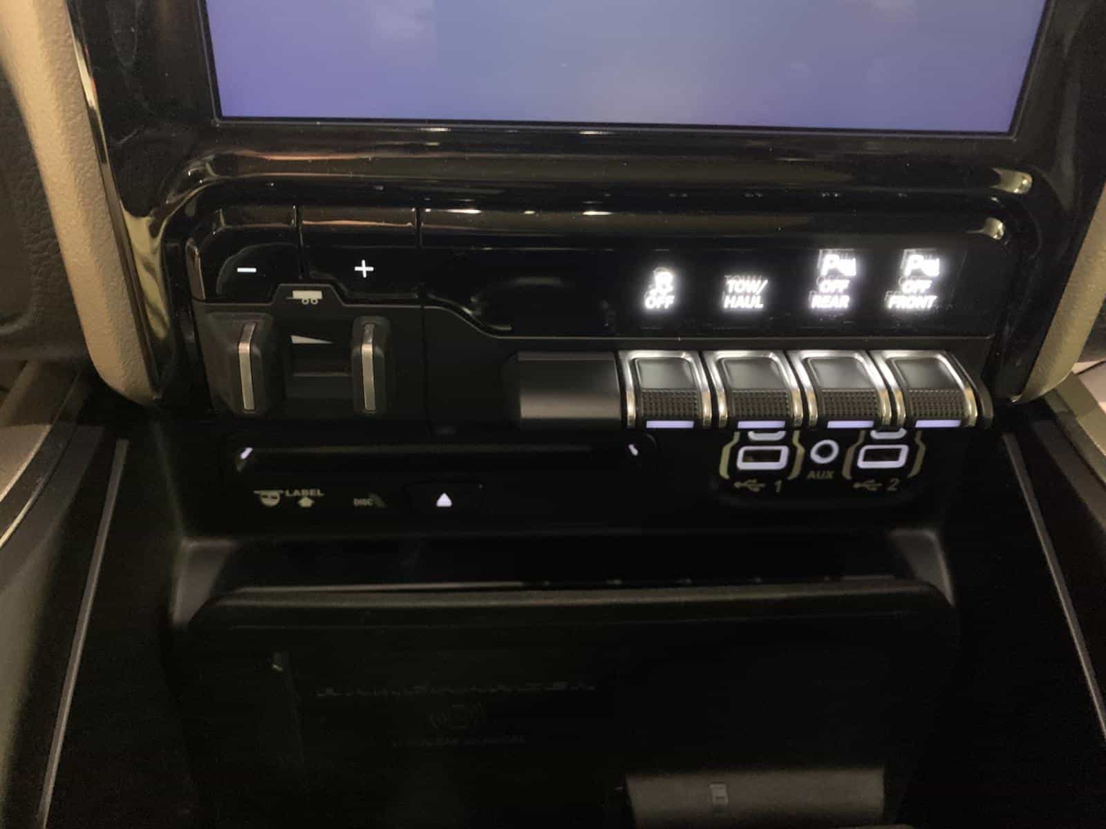 2019 RAM 1500 Laramie - Image 15