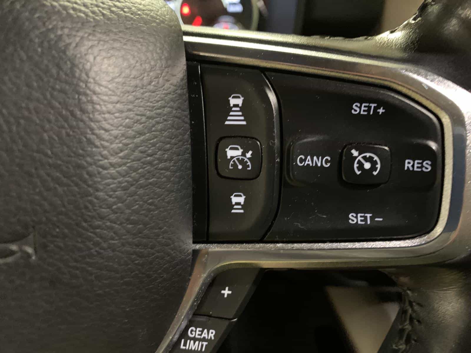 2019 RAM 1500 Laramie - Image 17