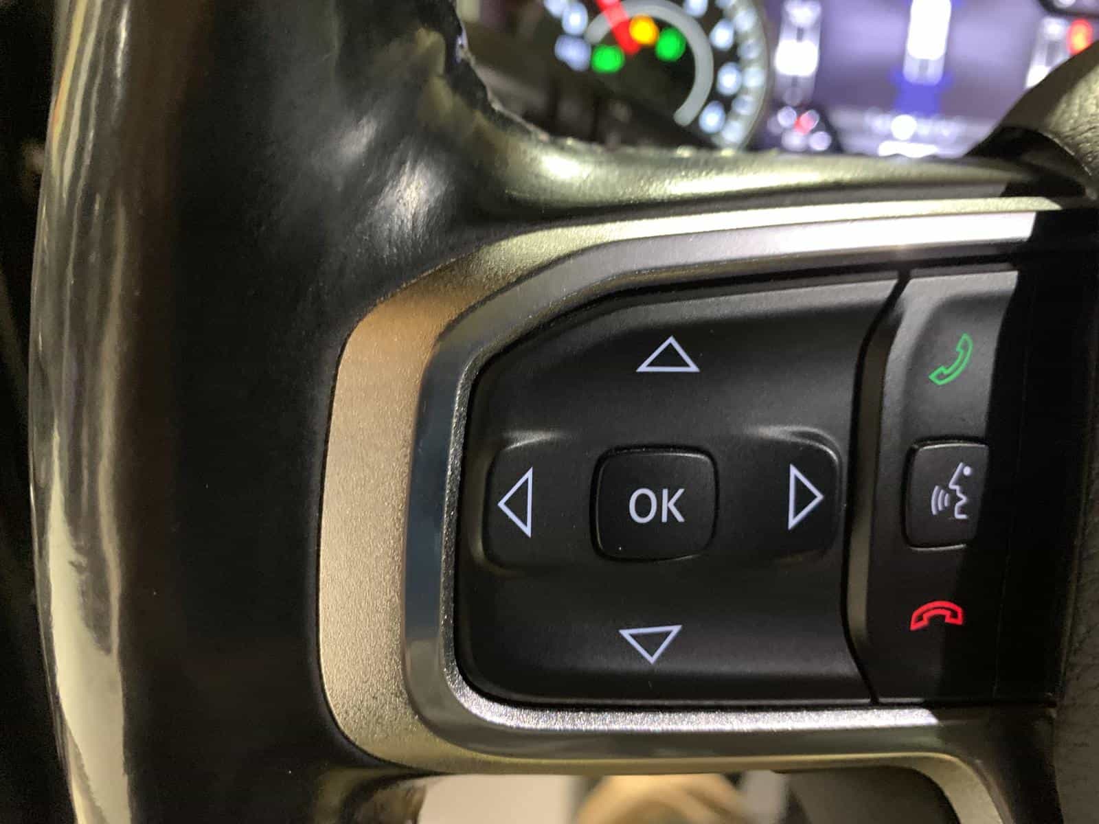 2019 RAM 1500 Laramie - Image 18