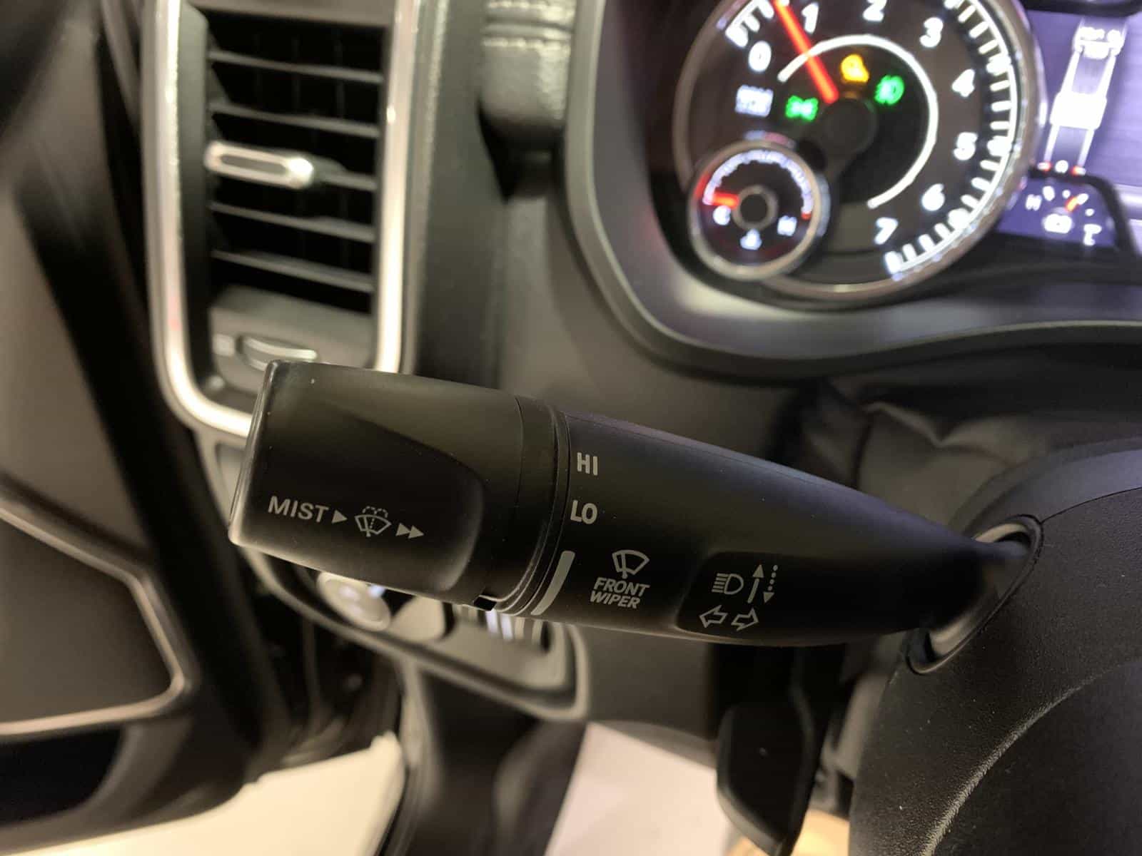 2019 RAM 1500 Laramie - Image 31