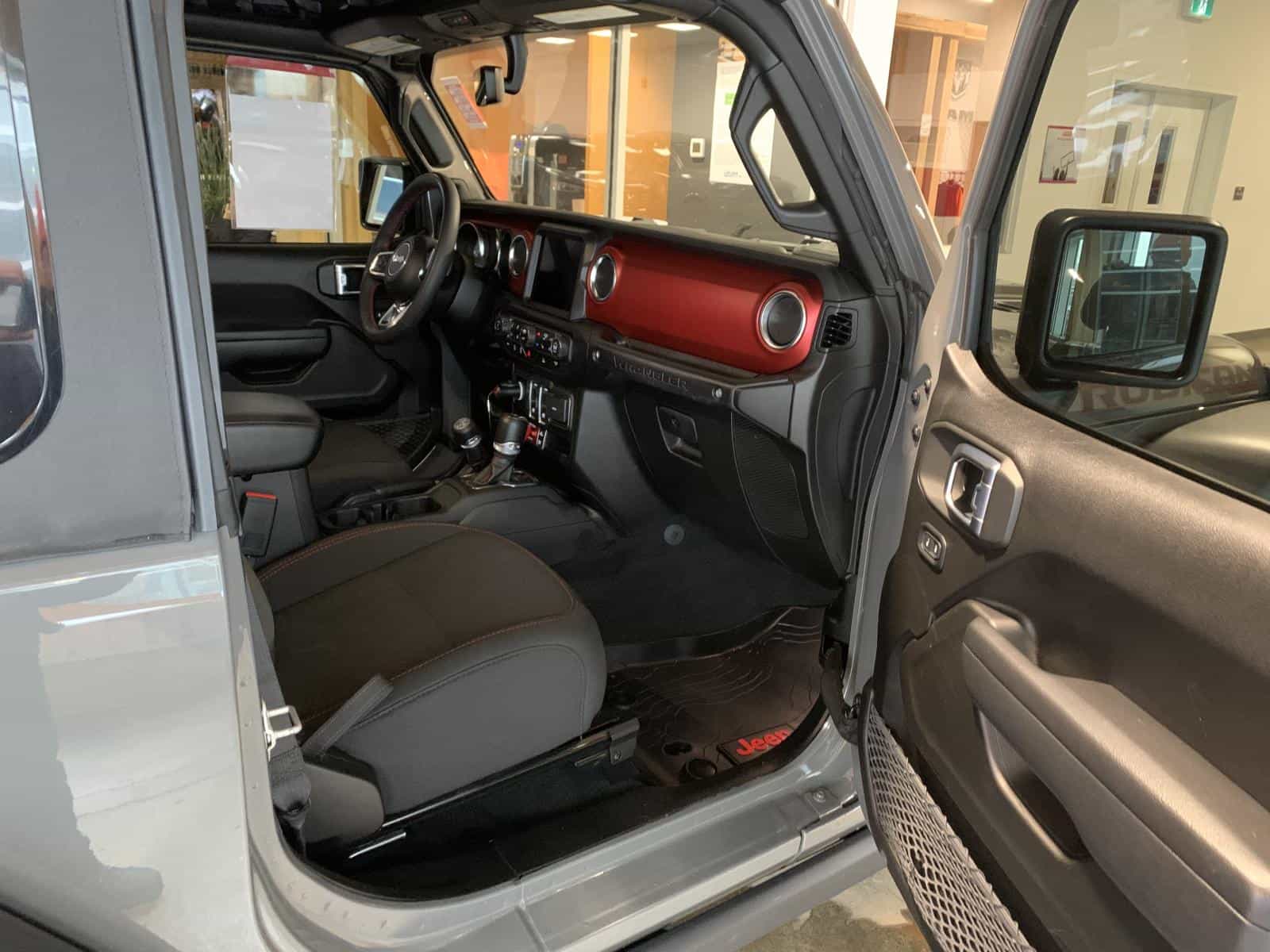 2023 Jeep Wrangler Rubicon - Image 9