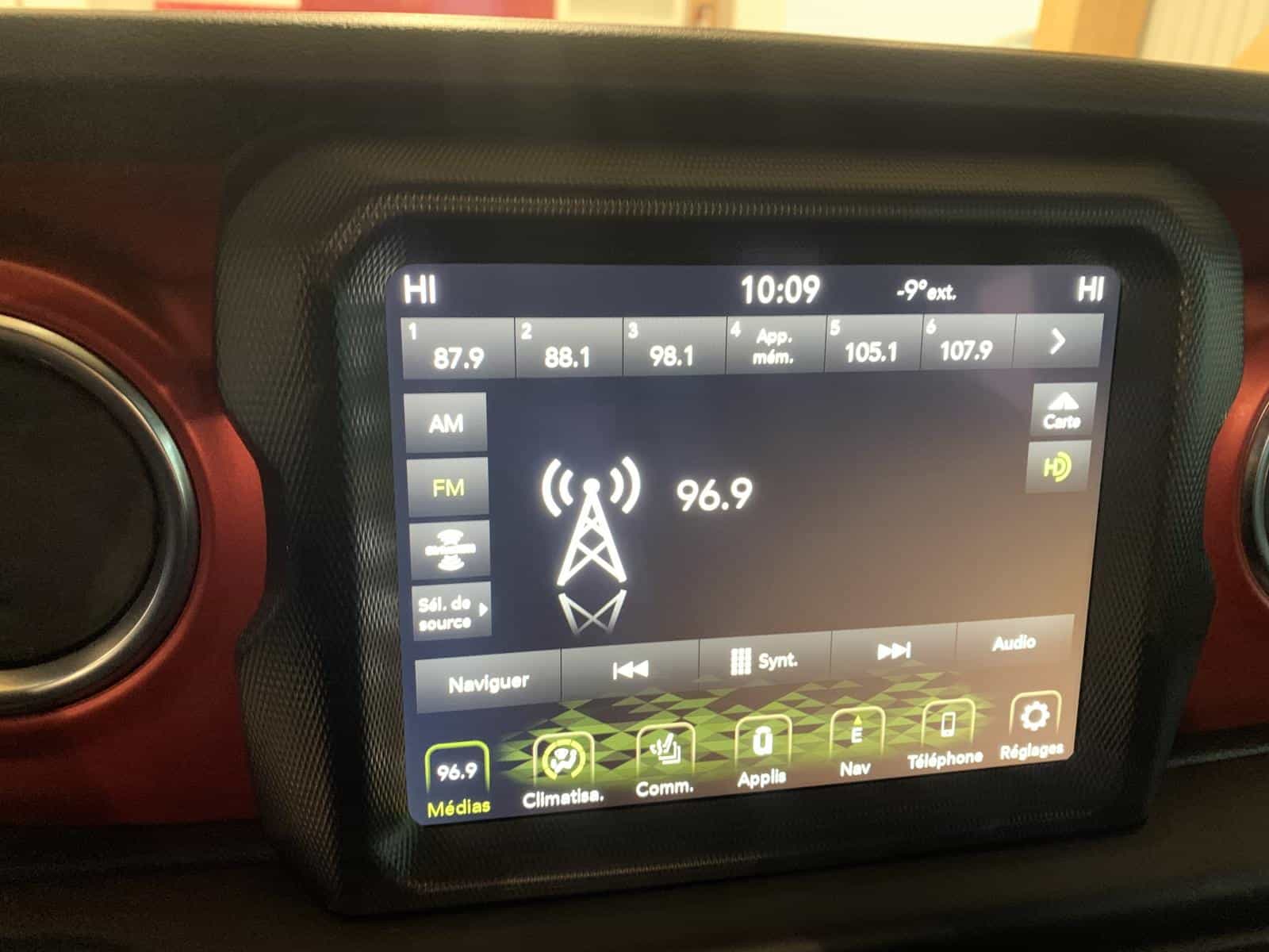 2023 Jeep Wrangler Rubicon - Image 12